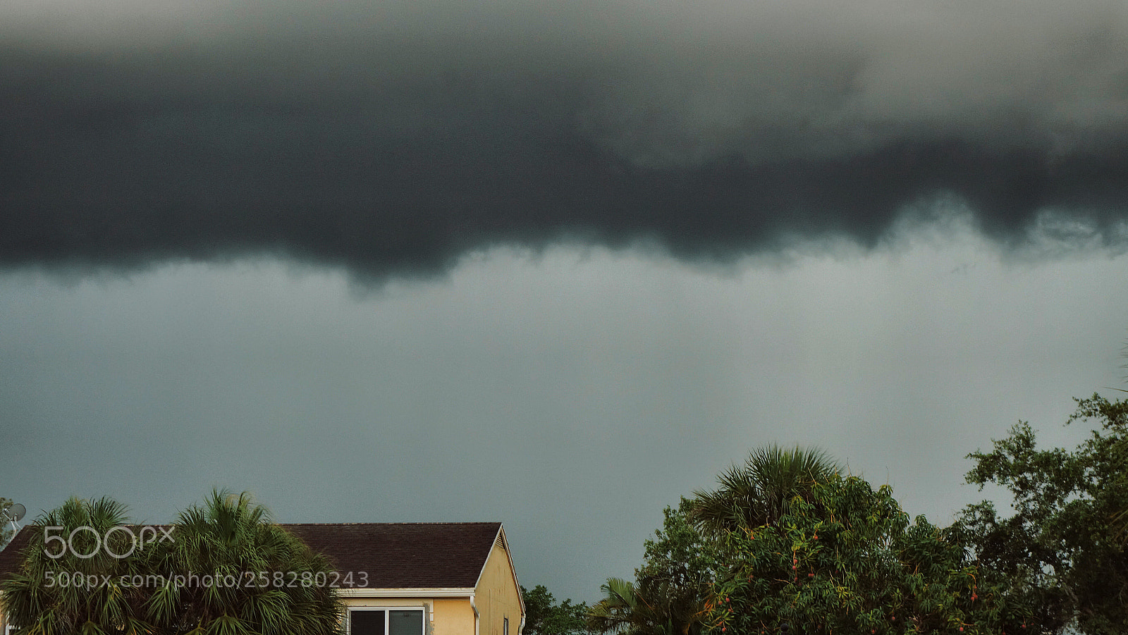 Sony Cyber-shot DSC-RX100 II sample photo. Thunderstorms overhead photography