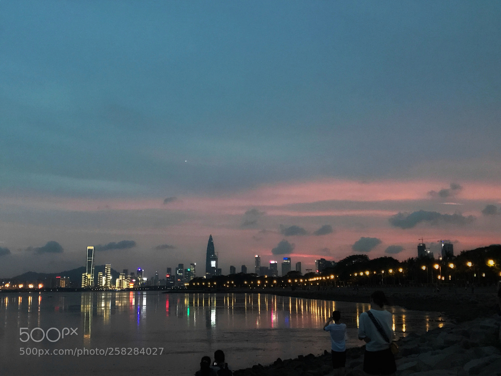 Apple iPhone 7 sample photo. Twilight of the city photography