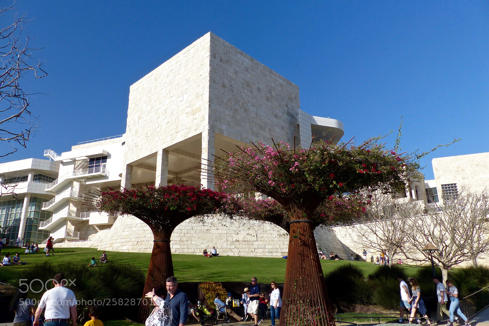 Panasonic Lumix DMC-FZ200 sample photo. Clad in white travertine photography