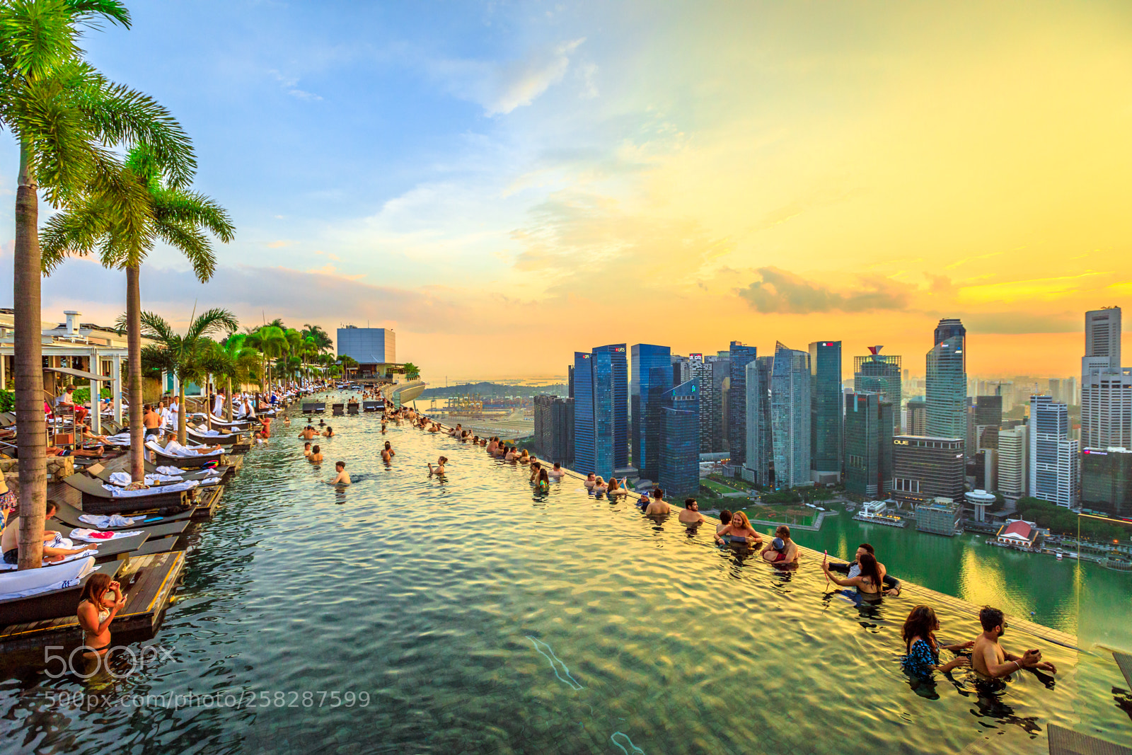 Canon EOS 5D Mark IV sample photo. Infinity pool singapore photography