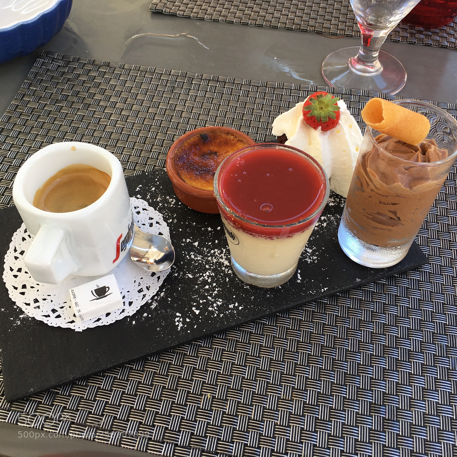 Apple iPhone SE sample photo. Café gourmand  photography