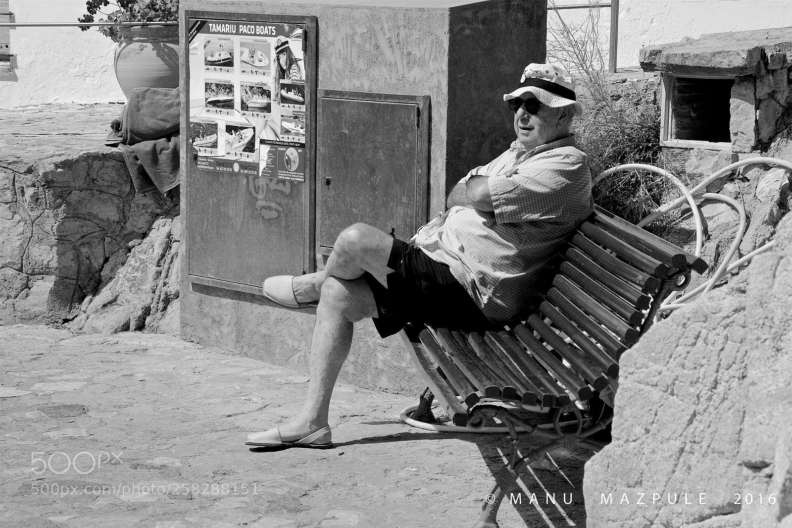 Canon EOS 70D sample photo. 383. girona. catalunya... people photography