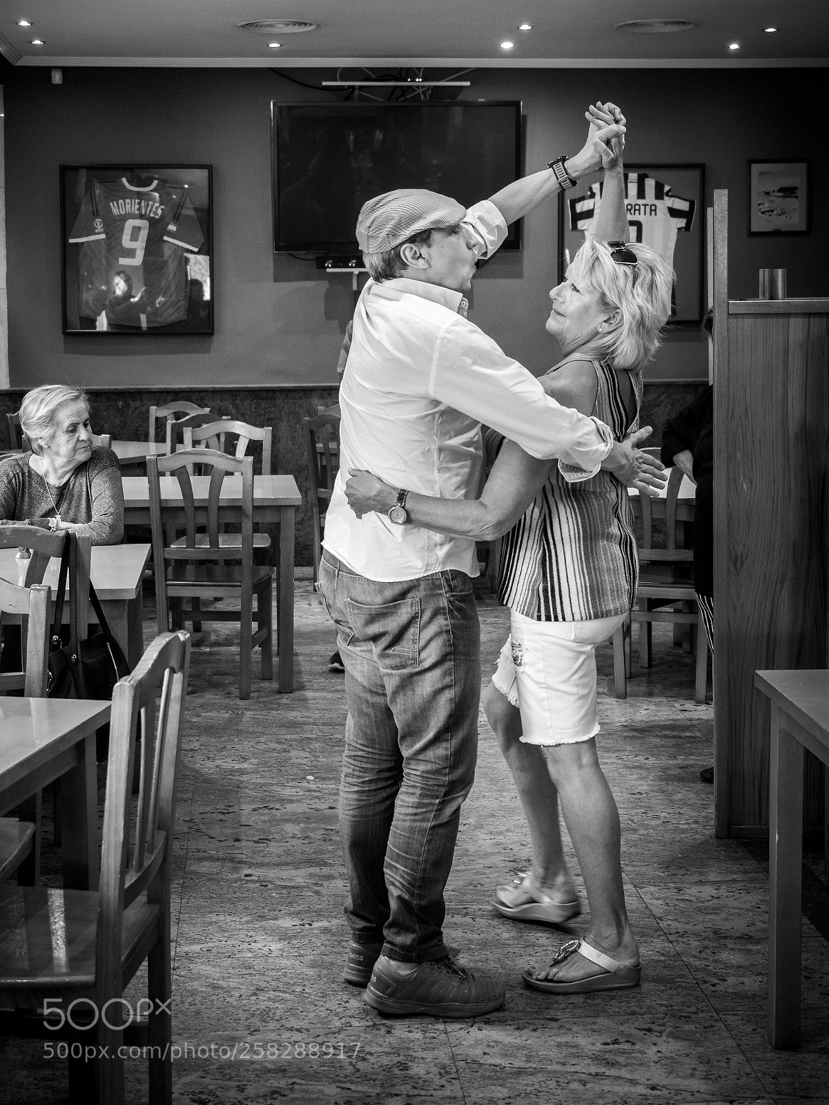 Olympus OM-D E-M1 Mark II sample photo. Dancers photography