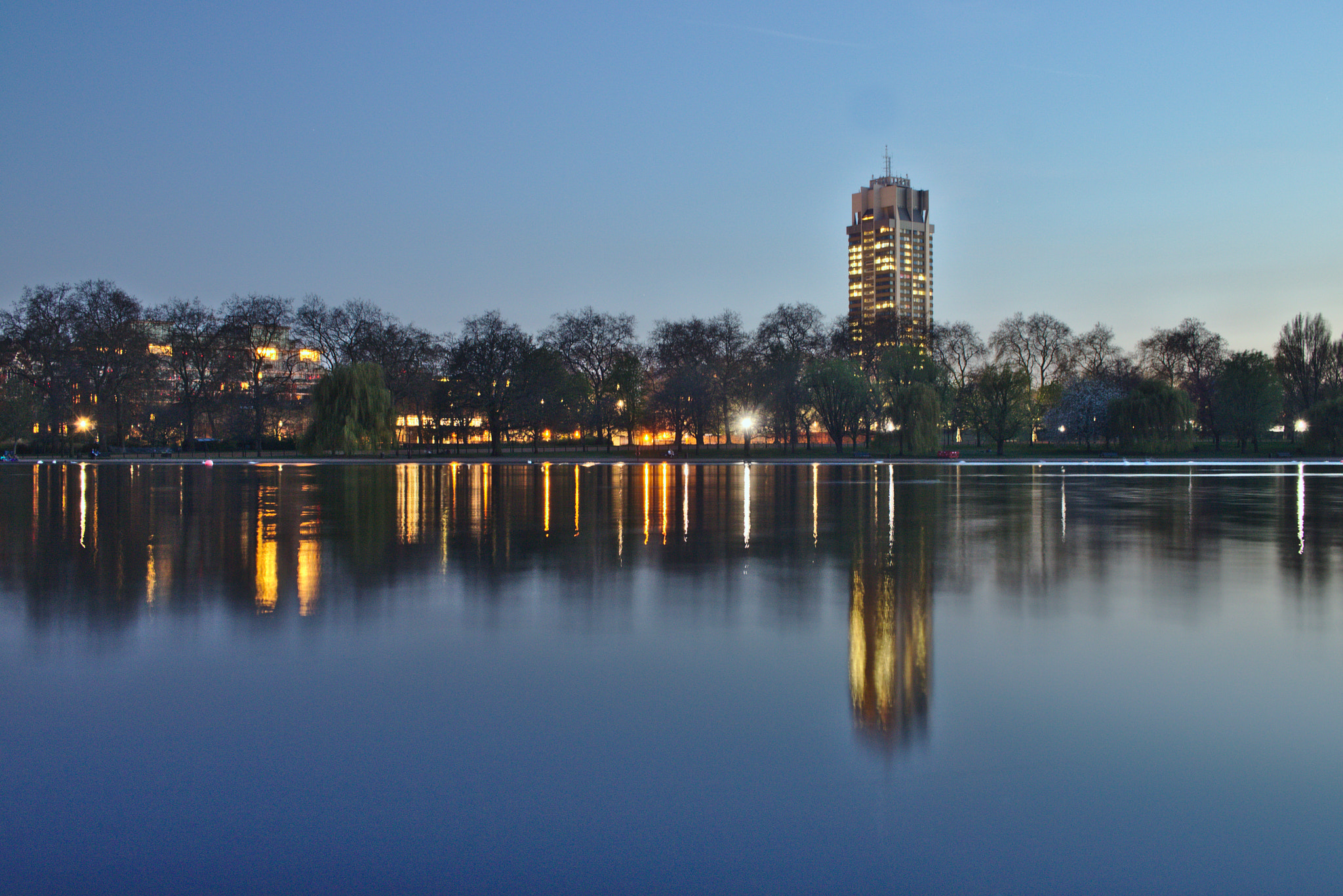 Canon EOS 760D (EOS Rebel T6s / EOS 8000D) + Canon EF-S 24mm F2.8 STM sample photo. Reflections in hyde park photography