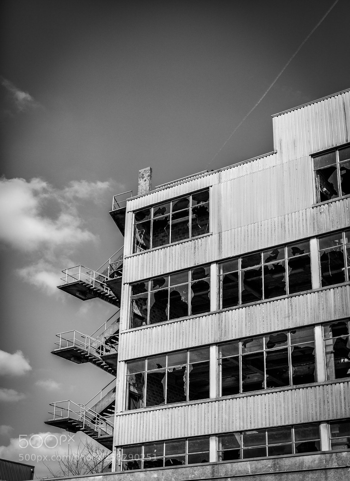 Canon EOS 5D Mark IV sample photo. Broken windows photography