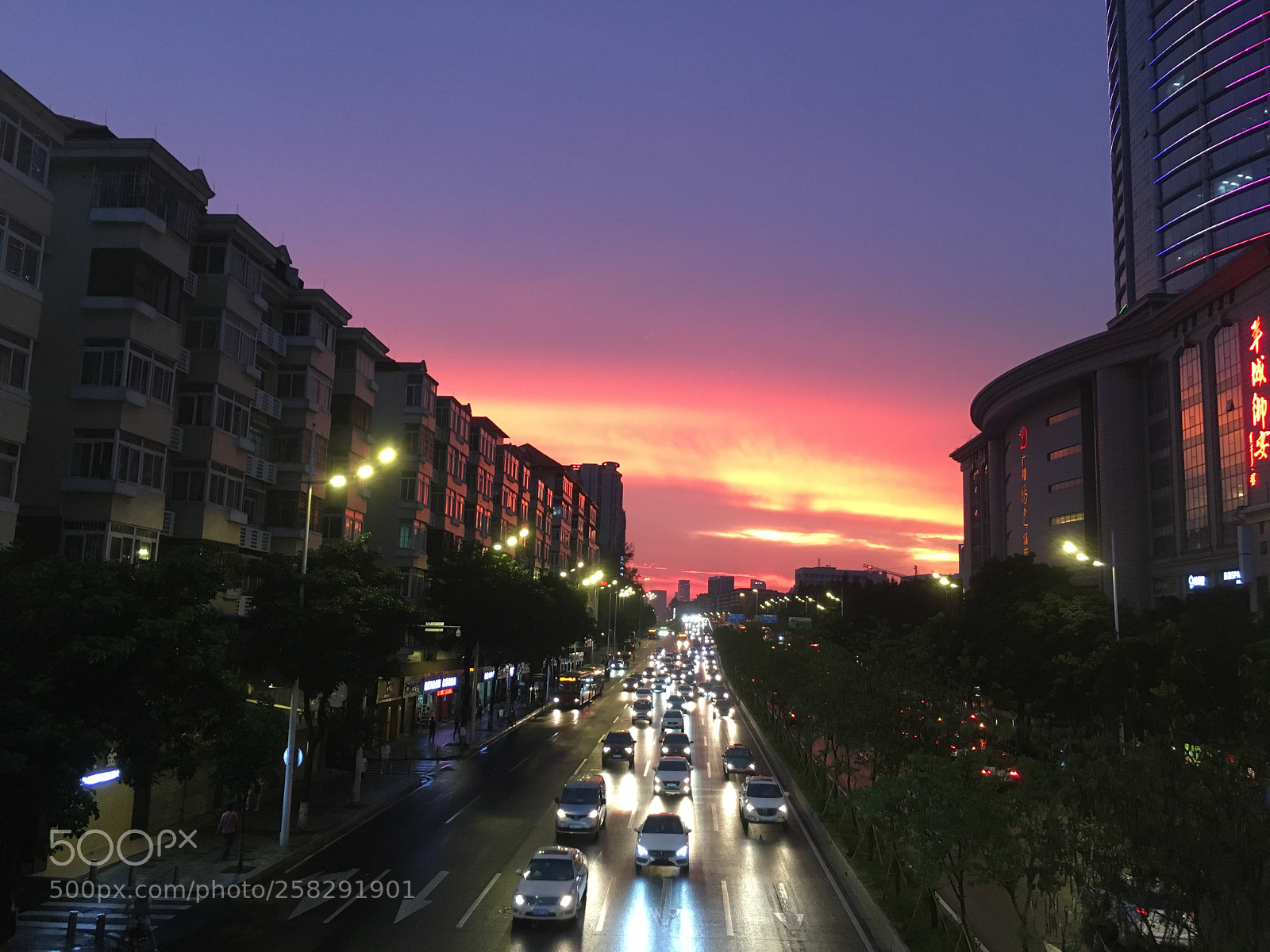 Apple iPhone 6s sample photo. Guangzhou after raining photography