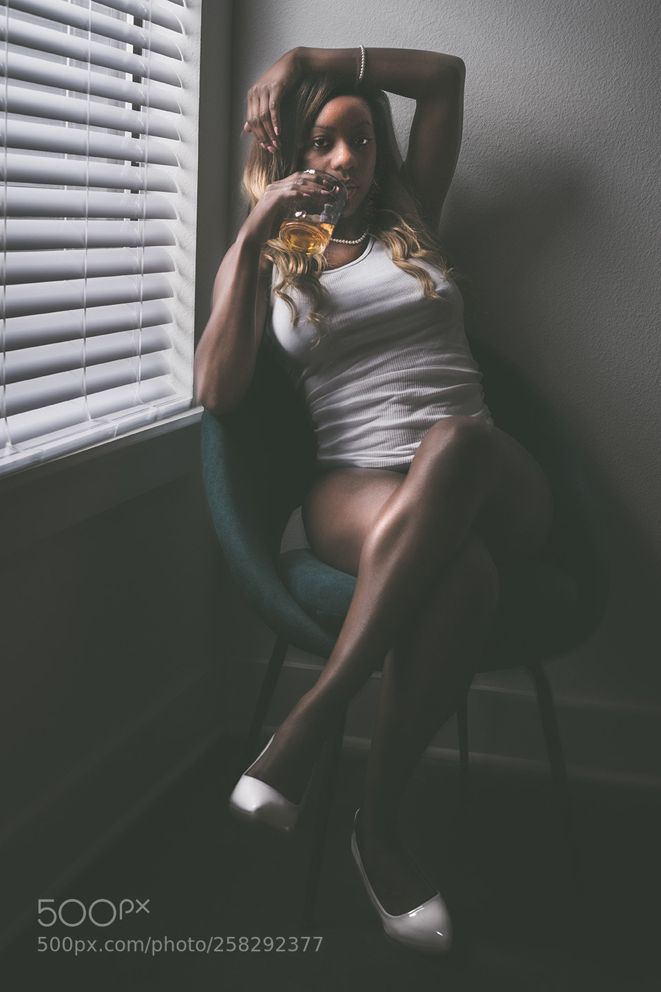 Sony a7 II sample photo. Shanell with whiskey photography