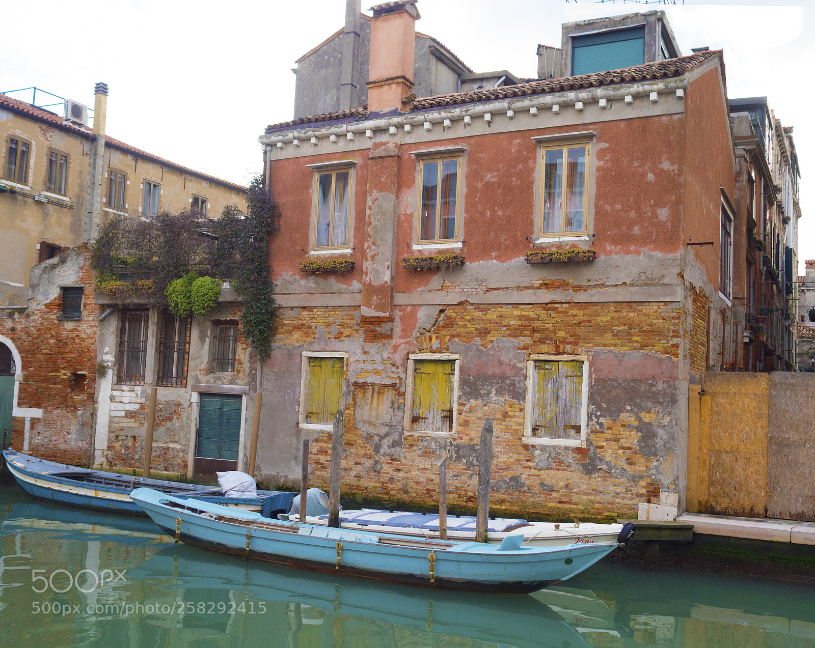 Olympus PEN-F sample photo. Venice ghetto photography