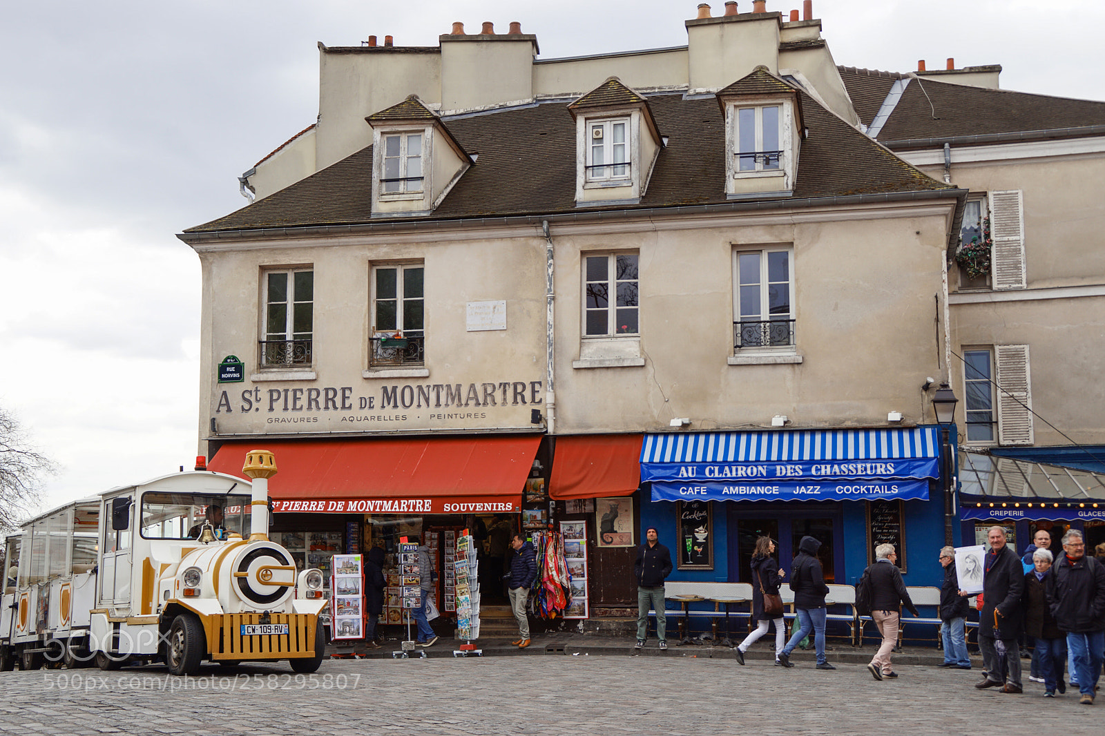 Sony SLT-A68 sample photo. Montmartre photography