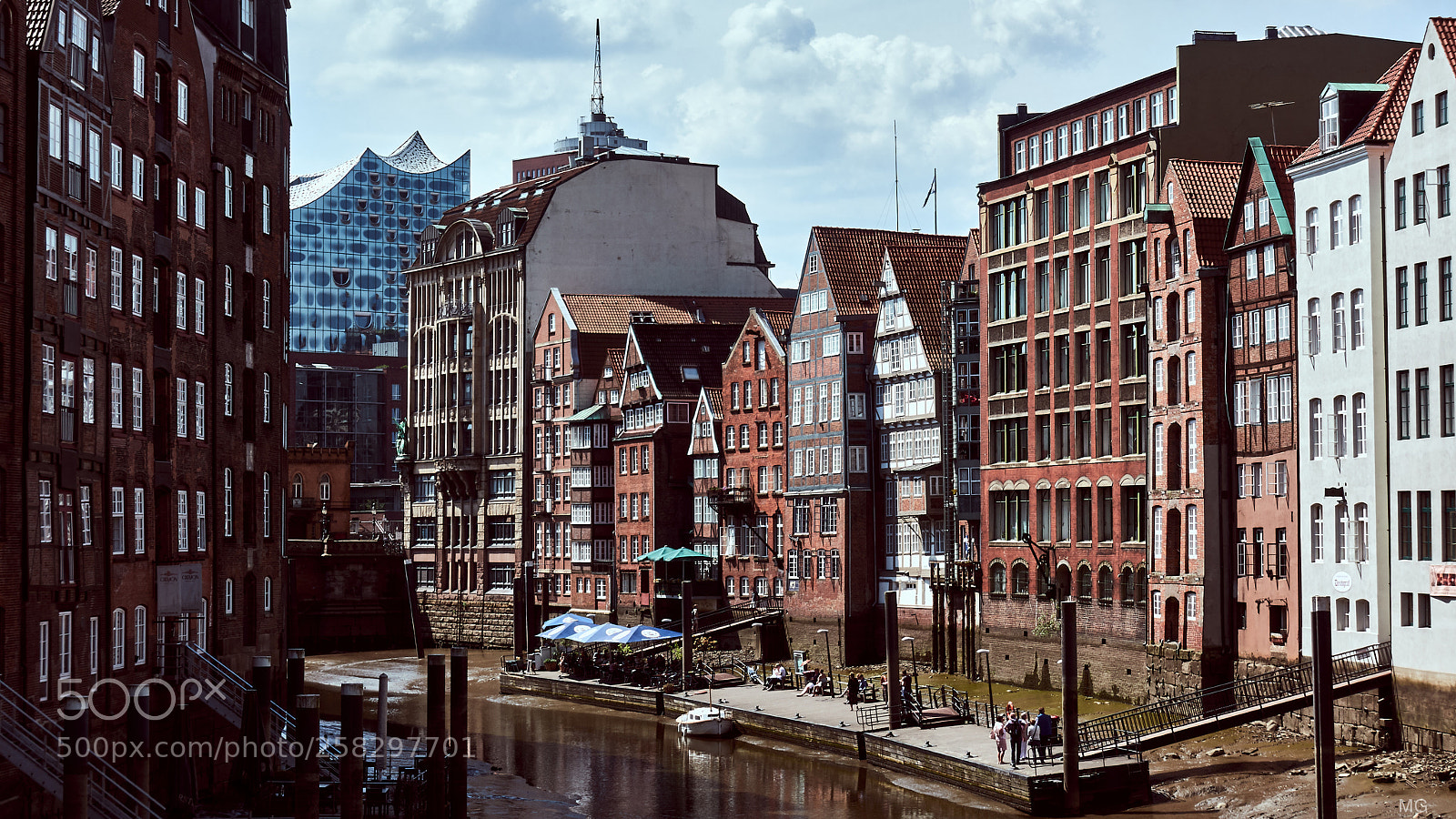 Sony DSC-RX100M5 sample photo. Nikolai fleet with elbphilharmonie photography