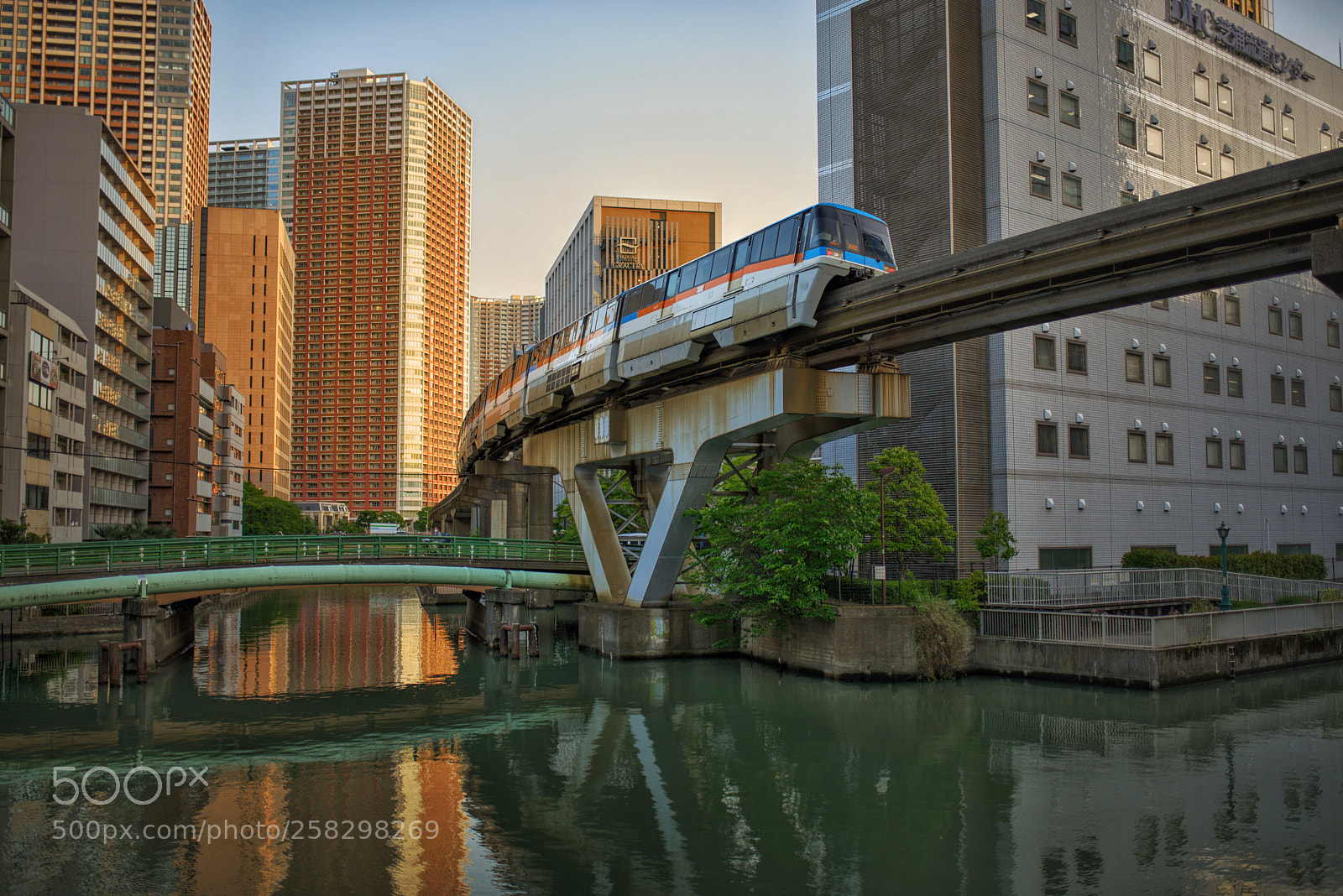 Nikon D750 sample photo. Tokyo monorail photography
