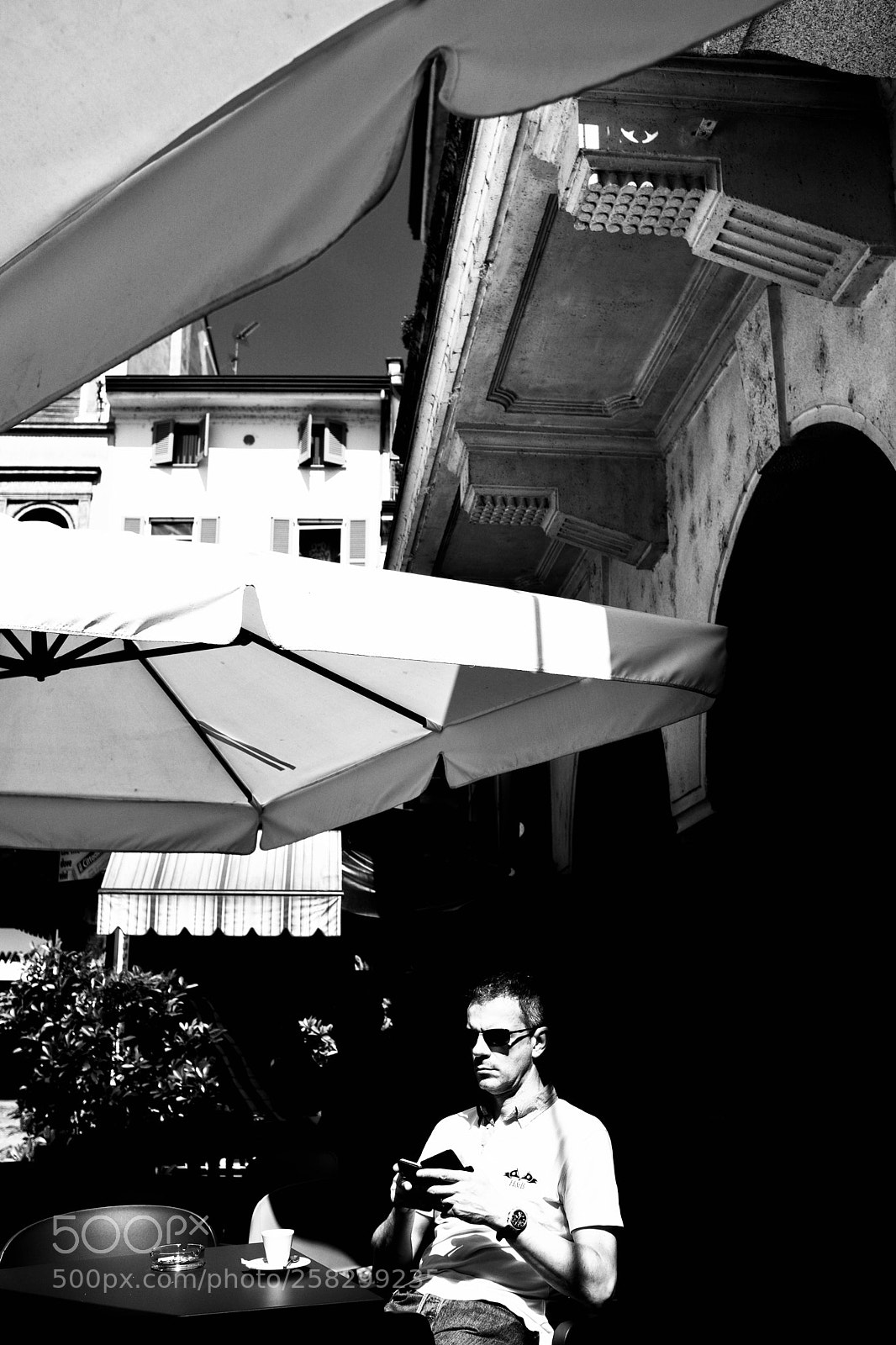Fujifilm X100F sample photo. Coffee break? photography