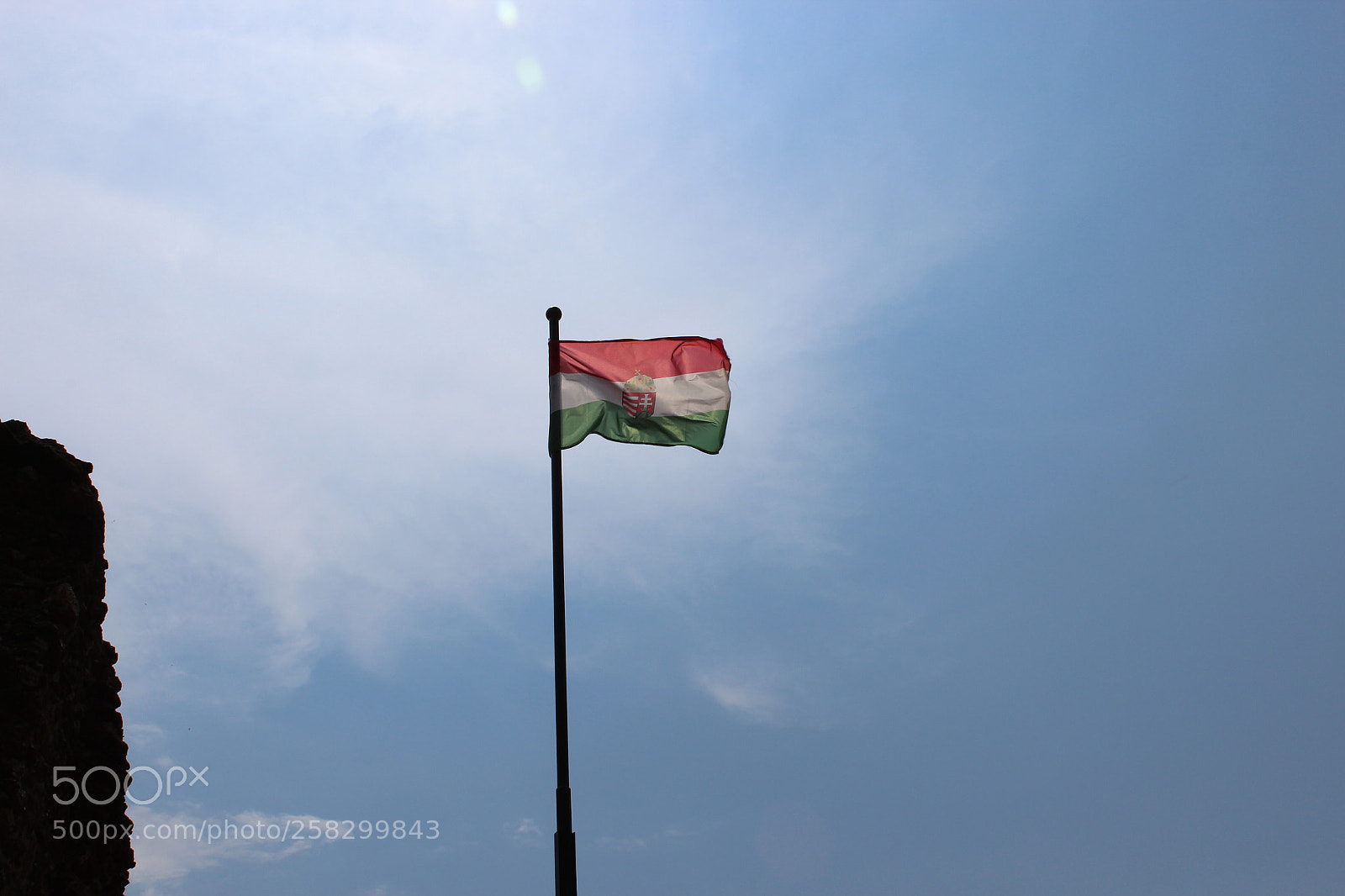 Canon EOS 1300D (EOS Rebel T6 / EOS Kiss X80) sample photo. Flag photography