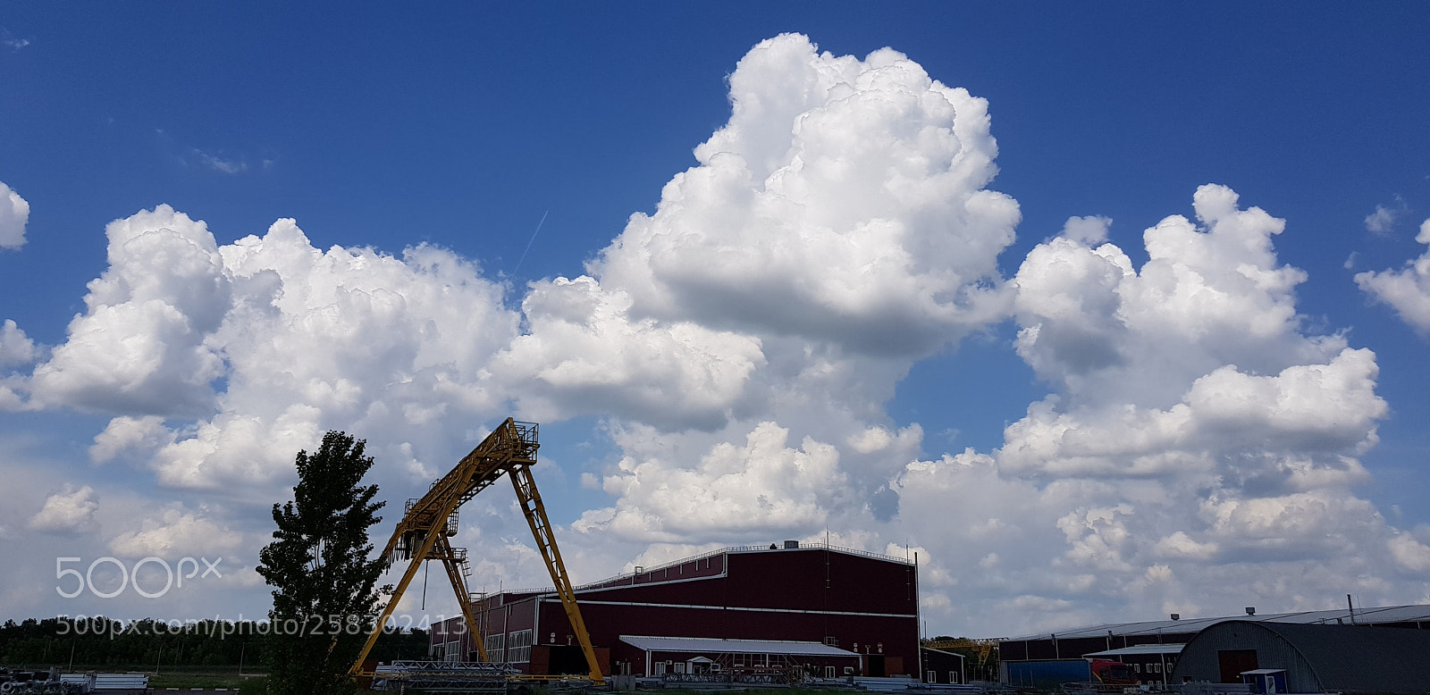 Samsung Galaxy S8 sample photo. Industrial cloud photography