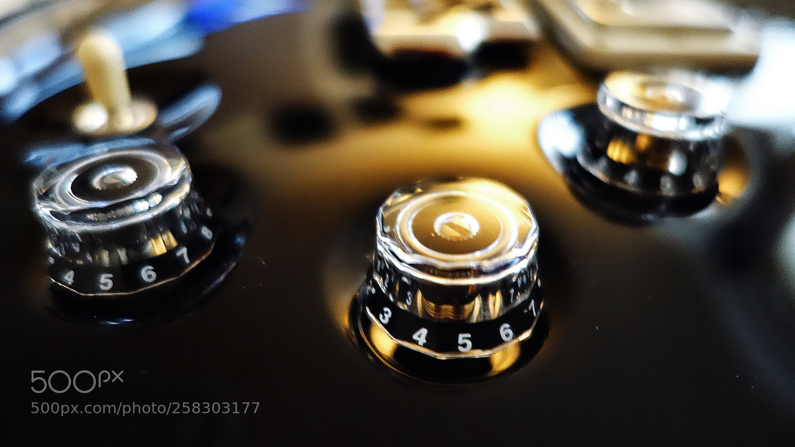 Sony Cyber-shot DSC-RX100 II sample photo. Volume controls  photography