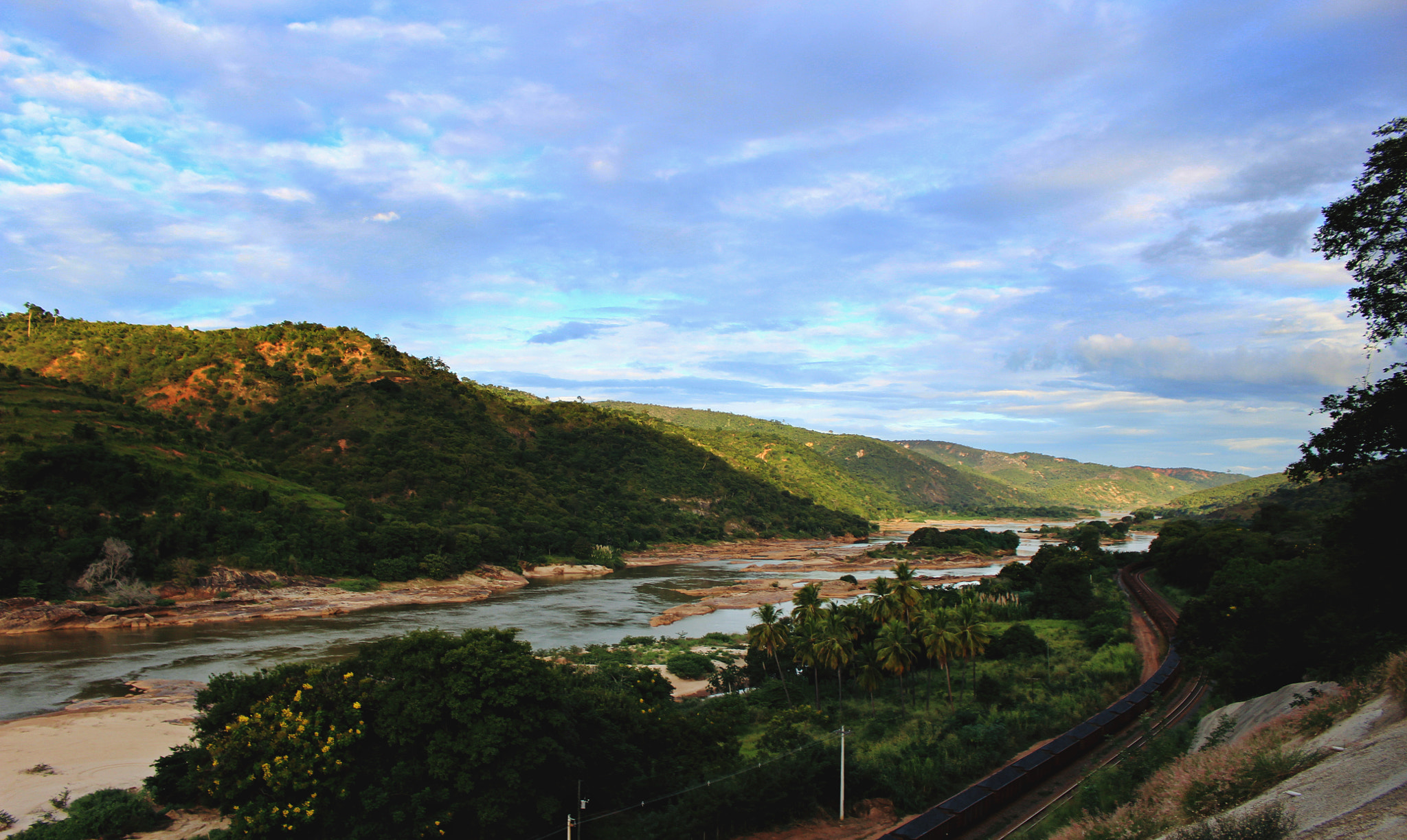 Canon EOS 1200D (EOS Rebel T5 / EOS Kiss X70 / EOS Hi) sample photo. Rio doce i photography