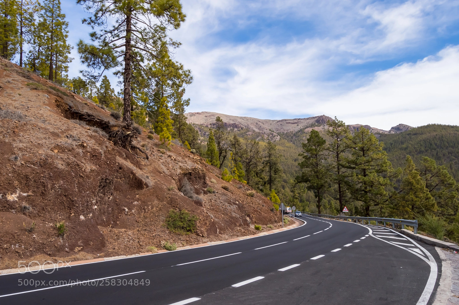 Nikon D3200 sample photo. Tarmac road in the photography