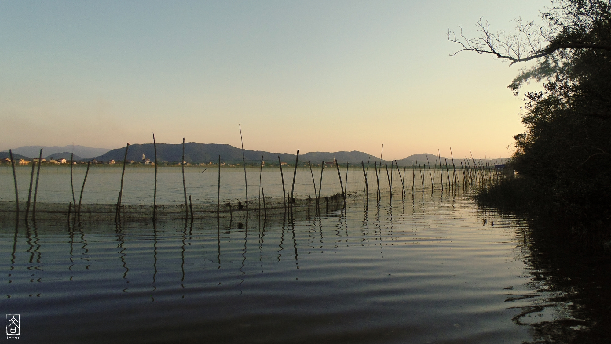 Sony Cyber-shot DSC-H200 sample photo. Lagoon in sunset photography