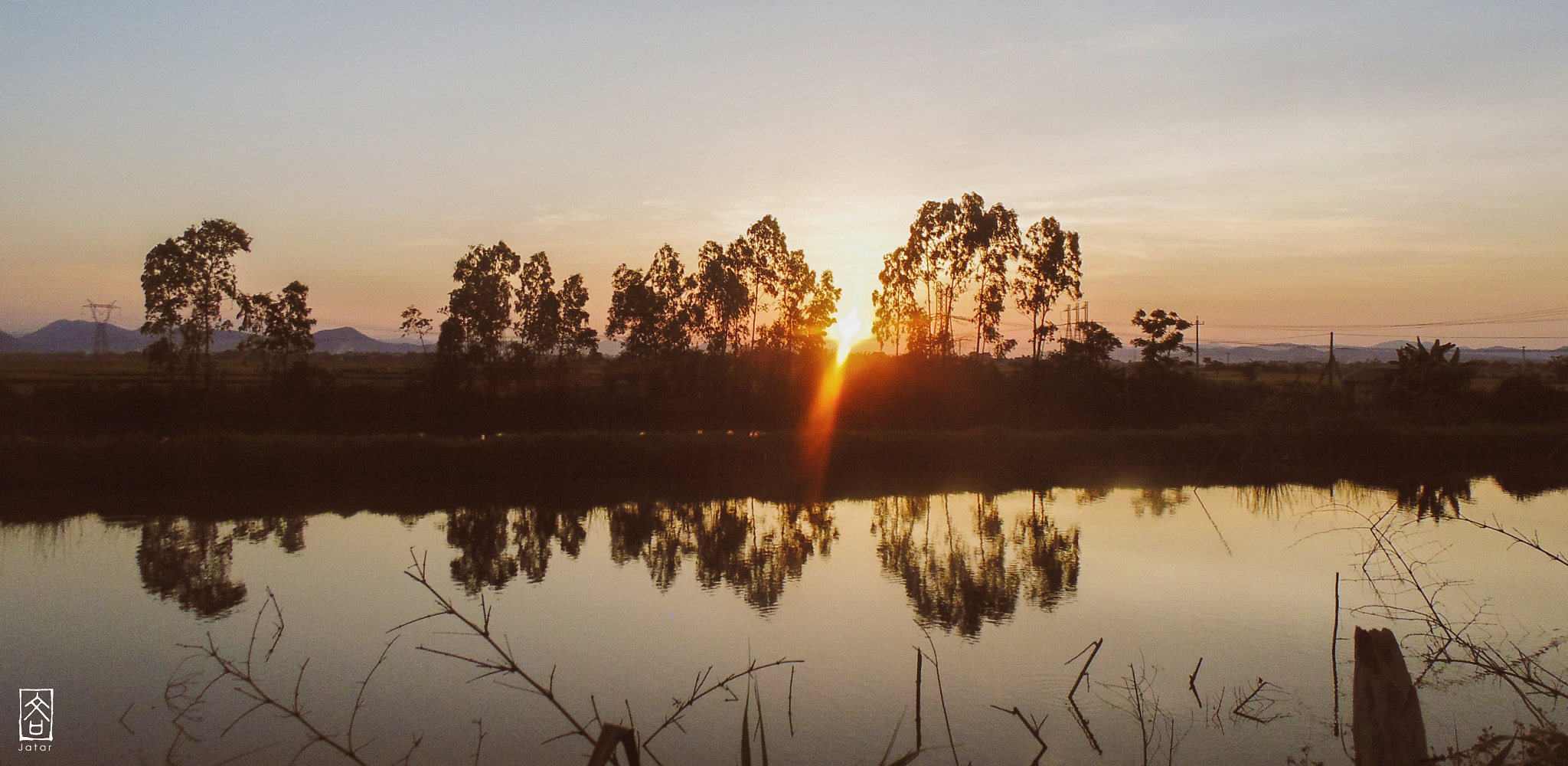 Sony Cyber-shot DSC-H200 sample photo. Sunset at vietnam lake photography