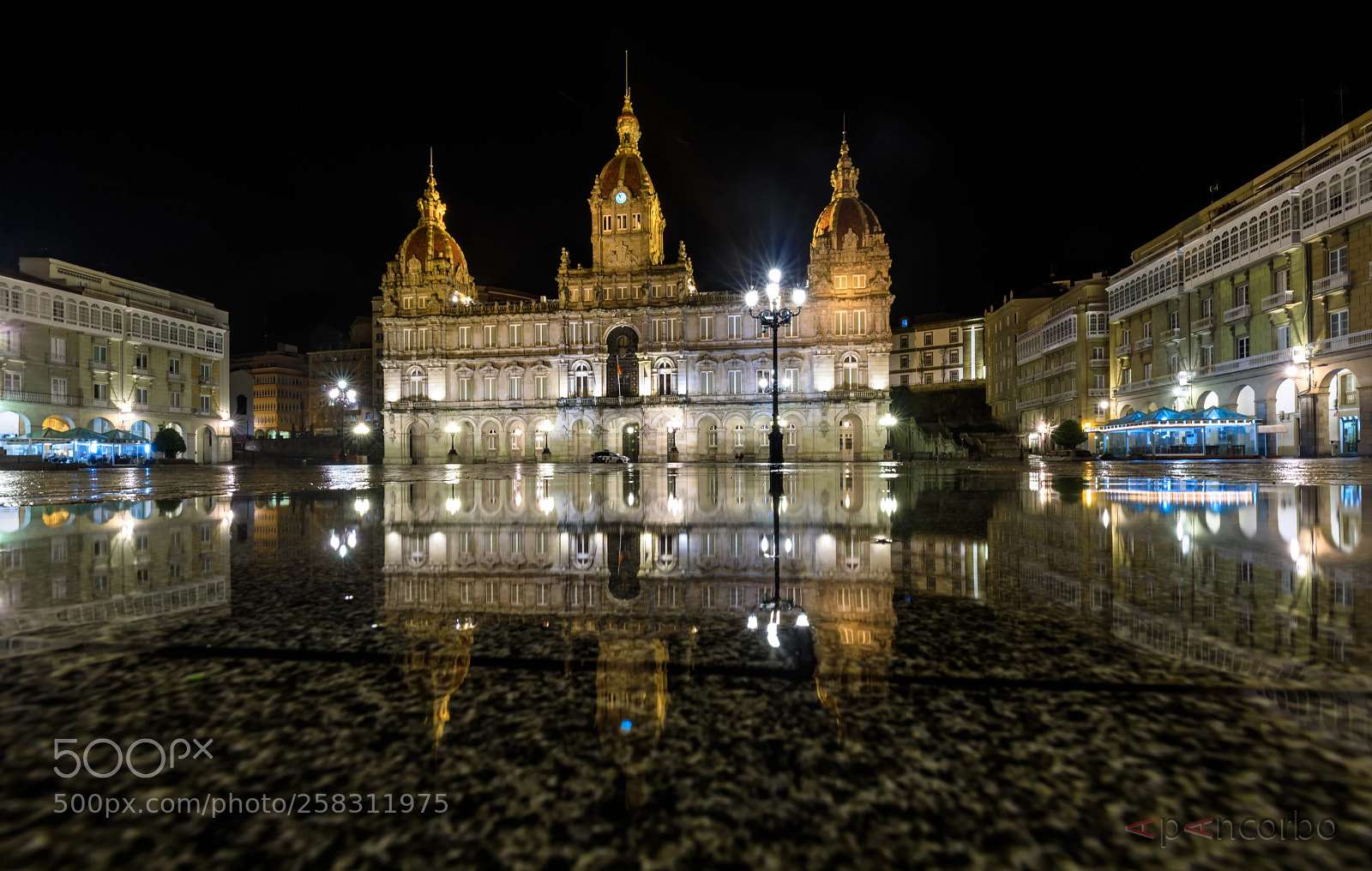 Canon EOS 5D Mark IV sample photo. Plaza de maria pita photography