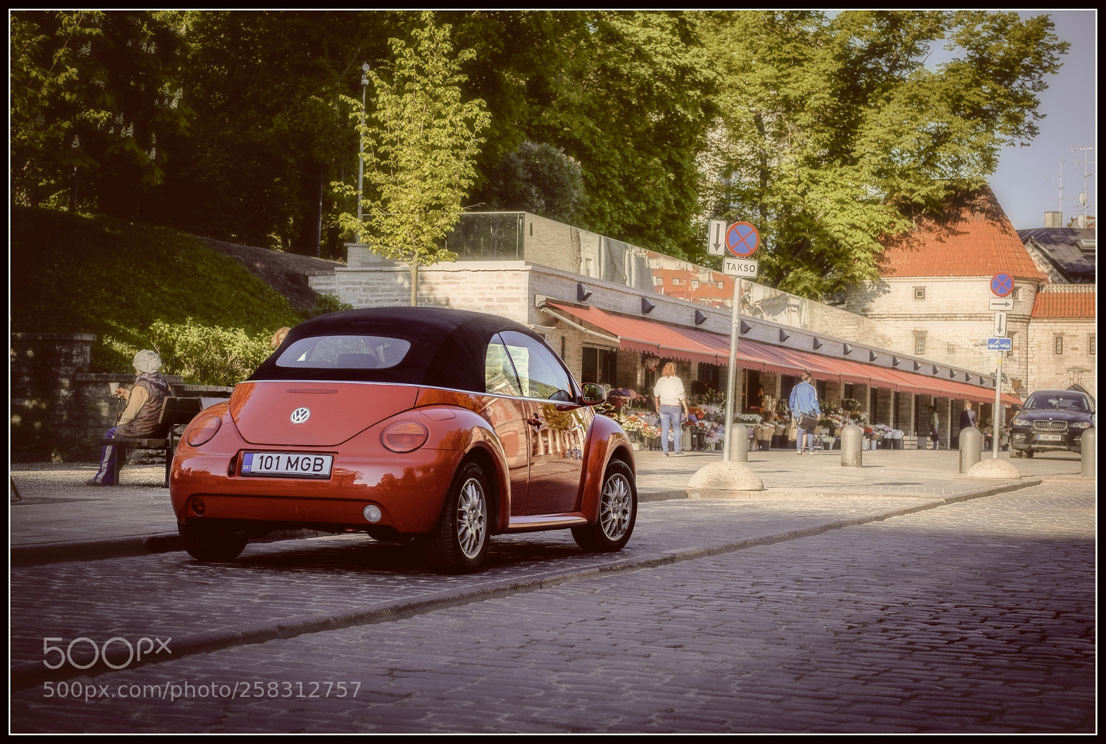 Fujifilm X-T20 sample photo. Orange cabrio photography