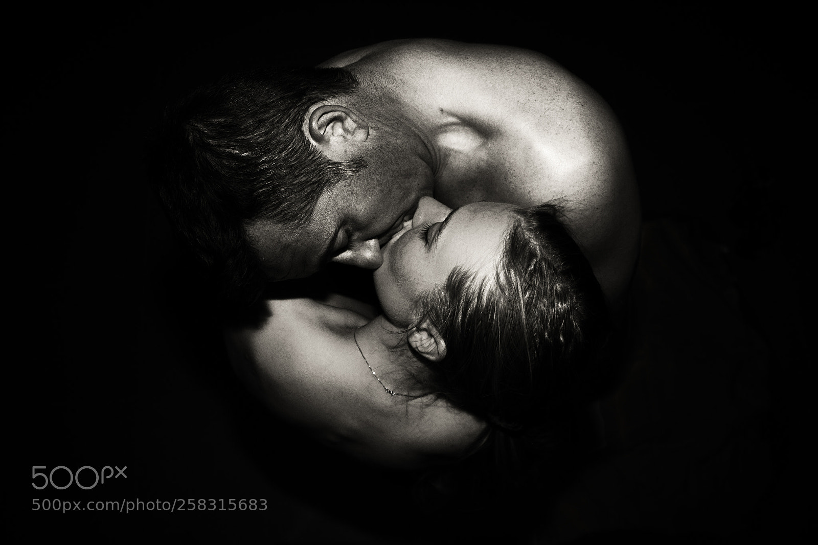 Canon EOS 600D (Rebel EOS T3i / EOS Kiss X5) sample photo. Le baiser... photography