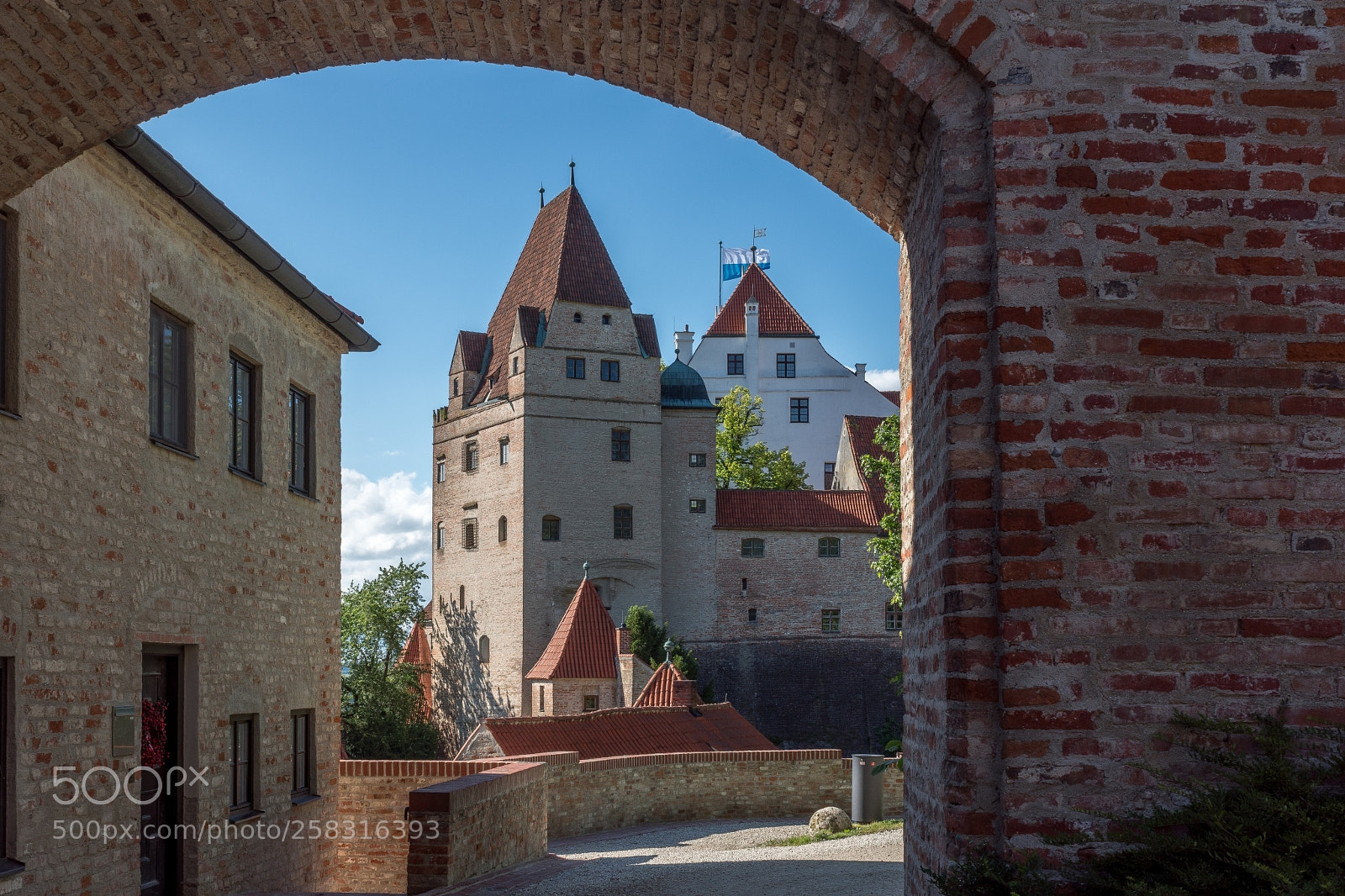 Sony SLT-A68 sample photo. Burg trausnitz photography