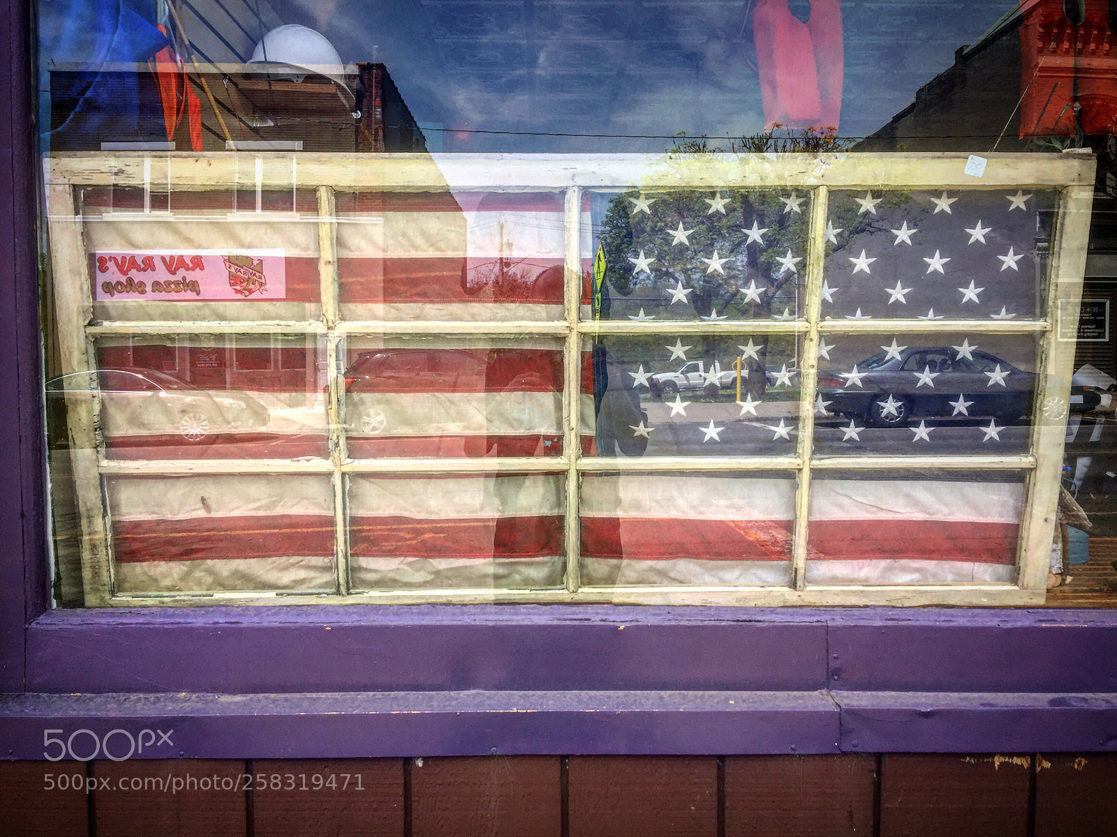 Apple iPhone 6 Plus sample photo. Flag in the window photography