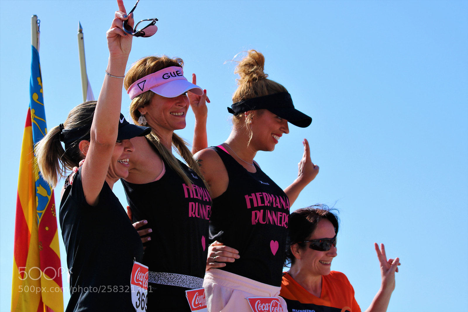 Canon EOS 750D (EOS Rebel T6i / EOS Kiss X8i) sample photo. Marathon runners photography