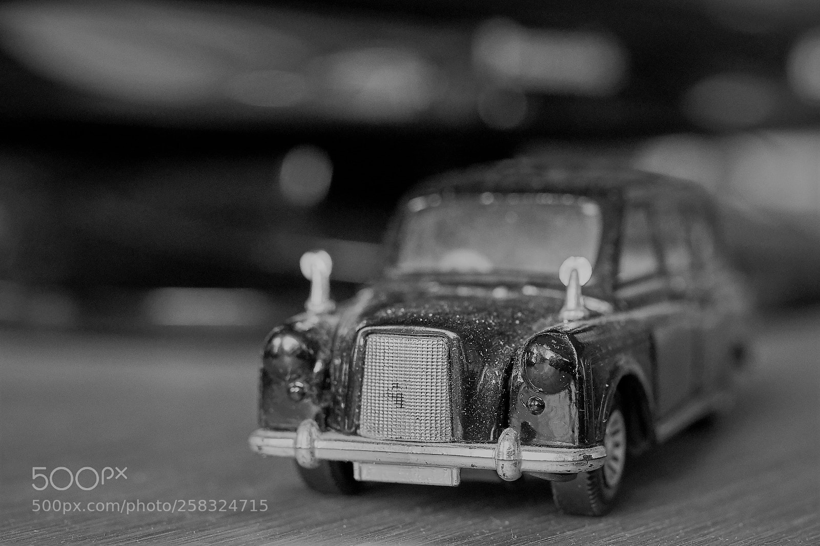Sony a7 II sample photo. A dusty toy london photography