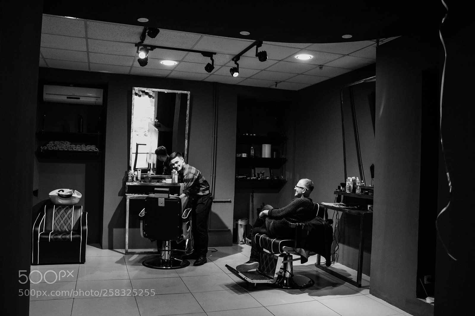 Canon EOS 1000D (EOS Digital Rebel XS / EOS Kiss F) sample photo. Barbershop photography