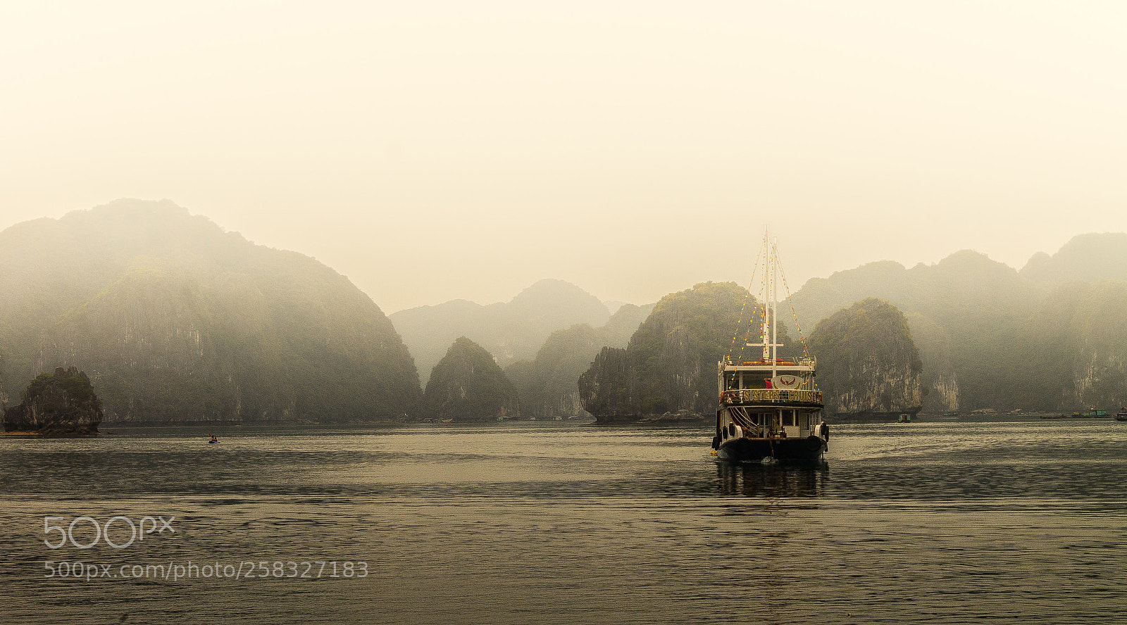 Canon EOS 1100D (EOS Rebel T3 / EOS Kiss X50) sample photo. Halong bay | vietnam photography