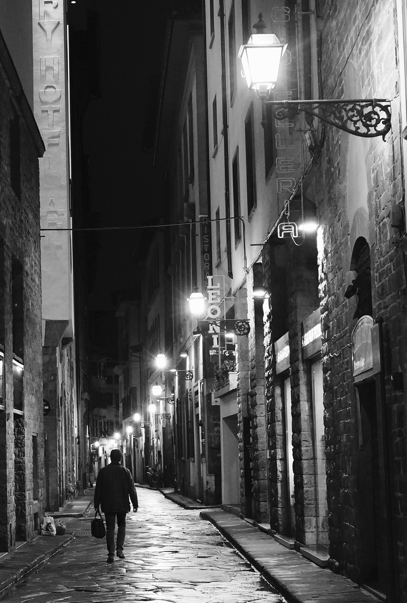 Sony Cyber-shot DSC-RX1R sample photo. Night in firenze photography