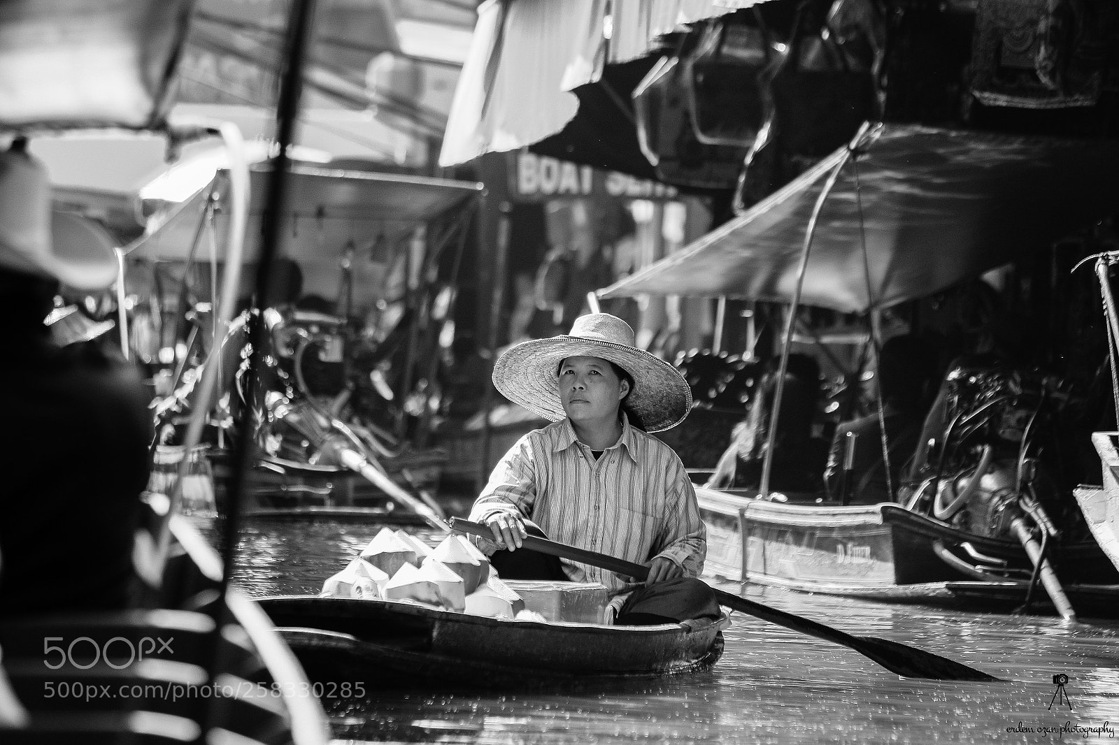 Canon EOS 7D Mark II sample photo. Floating market photography