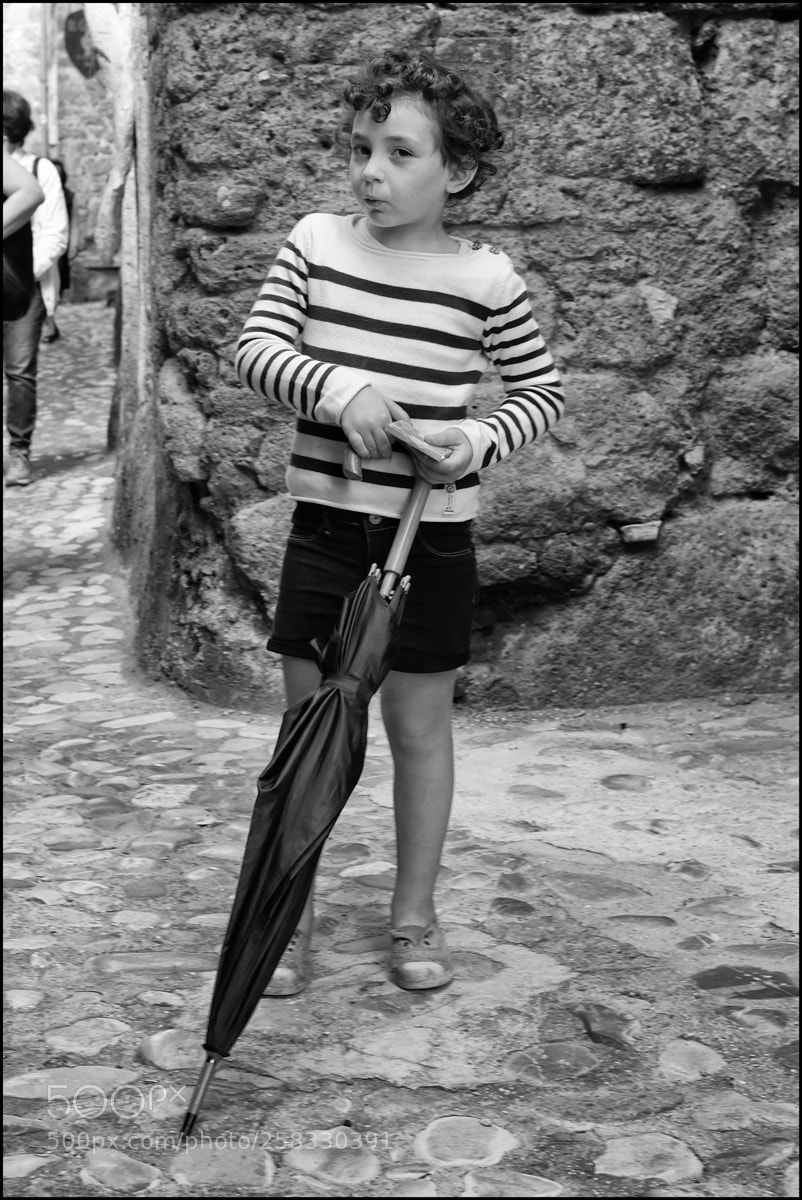 Fujifilm X100F sample photo. Boy with umbrella photography