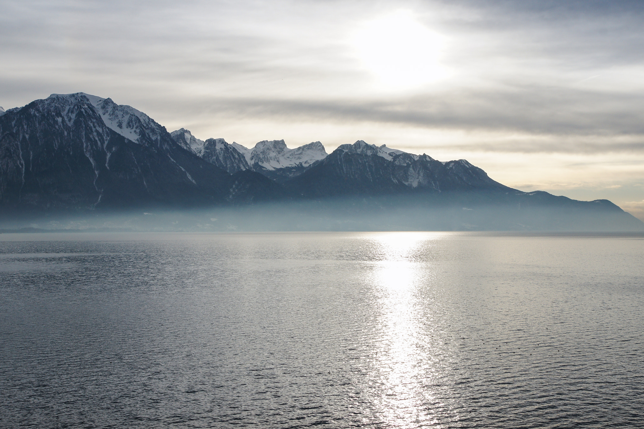 Sony Alpha DSLR-A550 sample photo. Sunny path on the water. photography