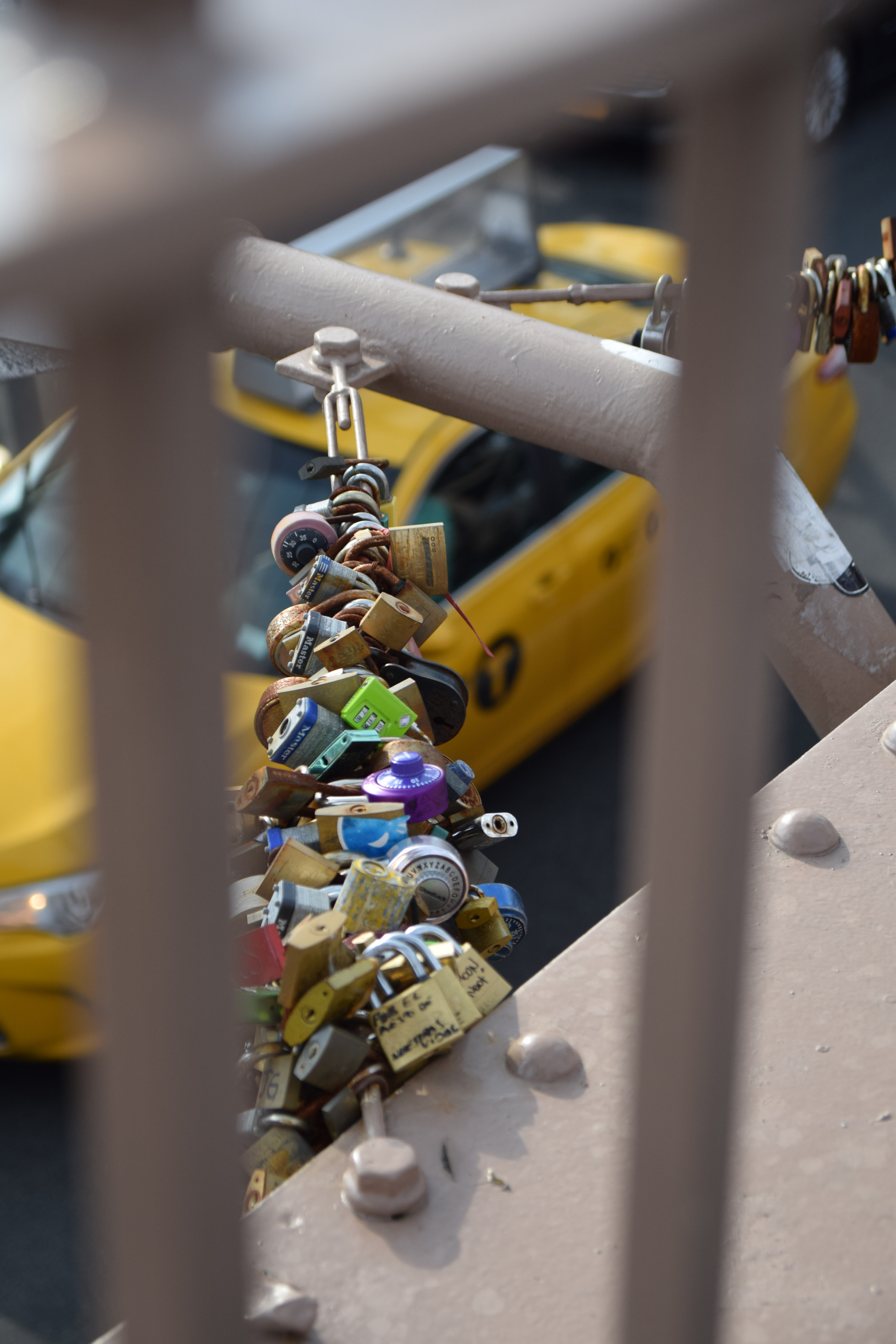 Nikon D5300 + Sigma 17-70mm F2.8-4 DC Macro OS HSM sample photo. Brooklyn bridge locks photography