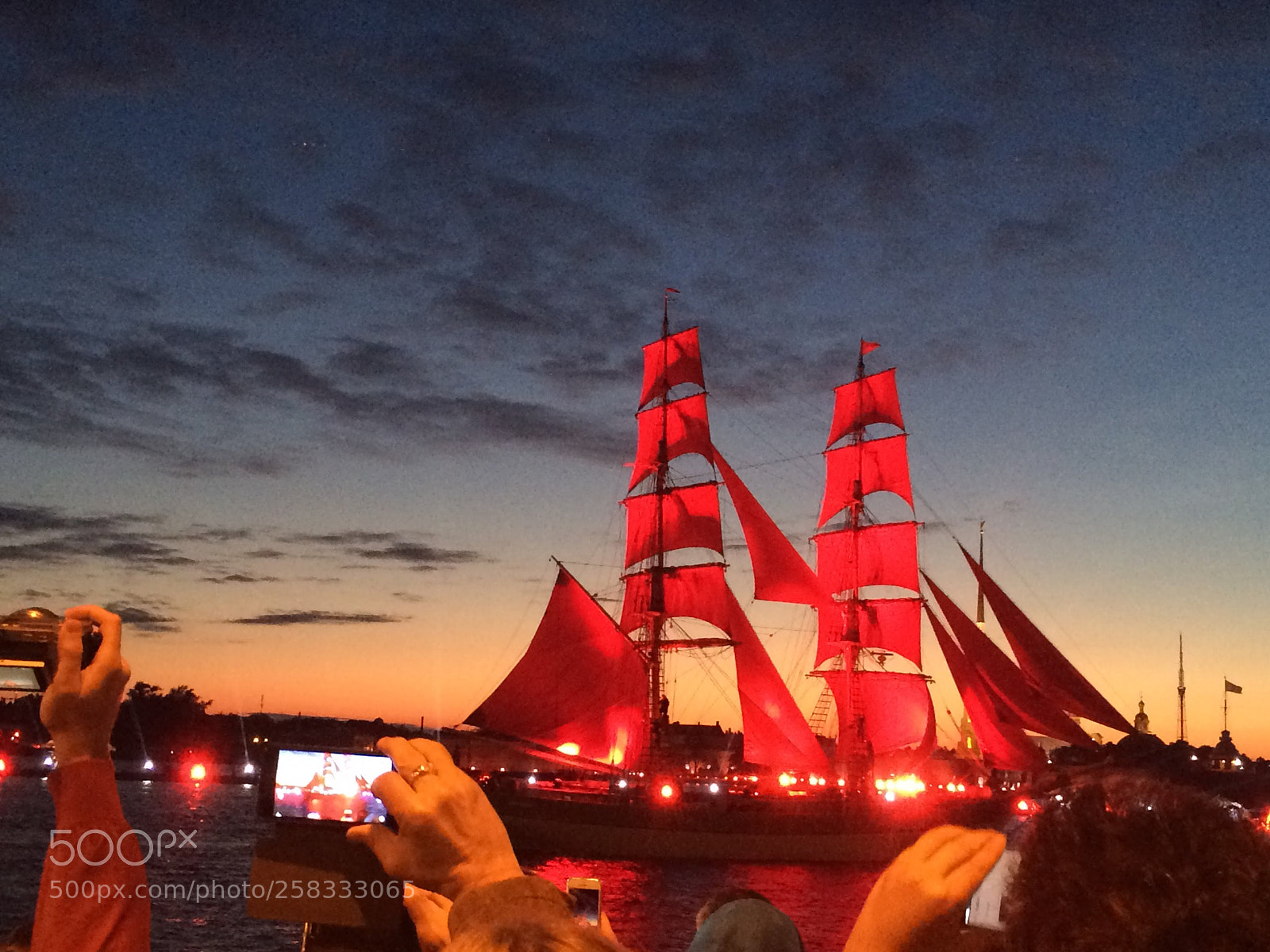 Apple iPhone 5s sample photo. Red sails photography