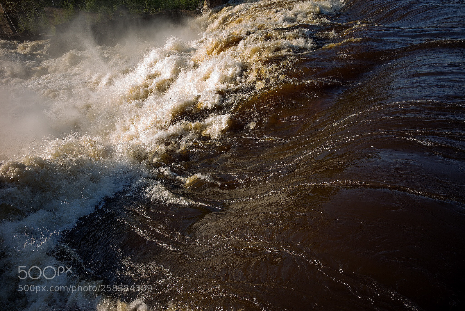 Leica M (Typ 240) sample photo. Heavy water photography