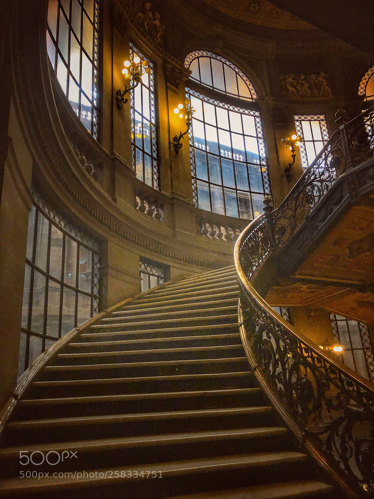 Apple iPhone 8 Plus sample photo. La escalinata.-  photography