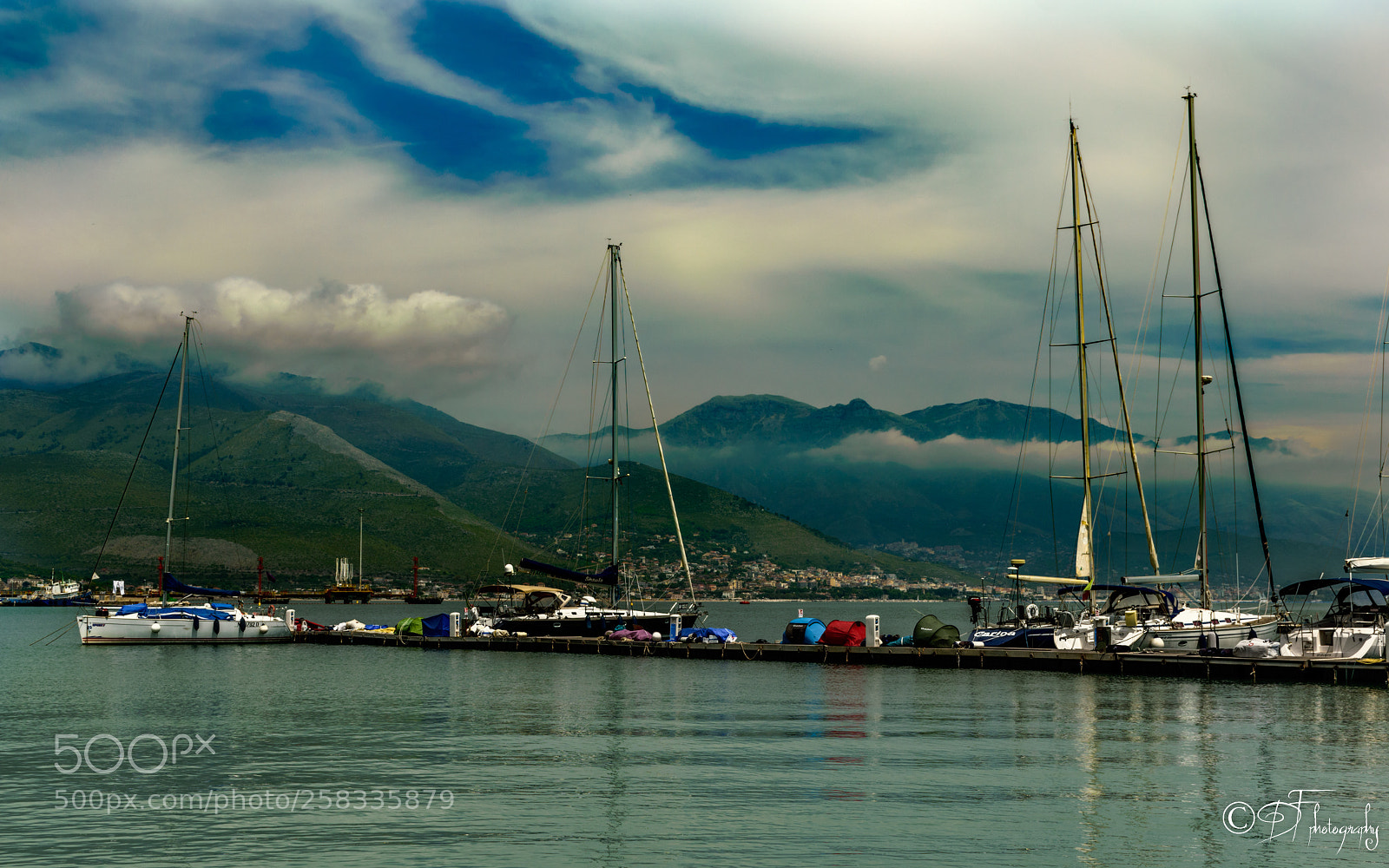 Nikon D5300 sample photo. Fog and clouds photography