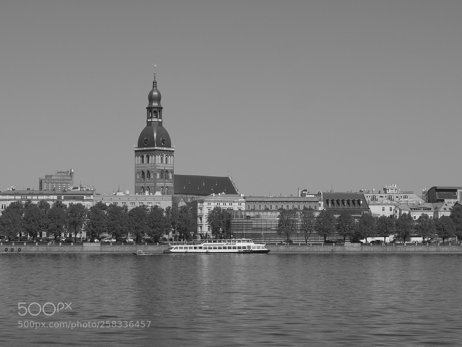 Olympus OM-D E-M10 II sample photo. Riga bnw. photography