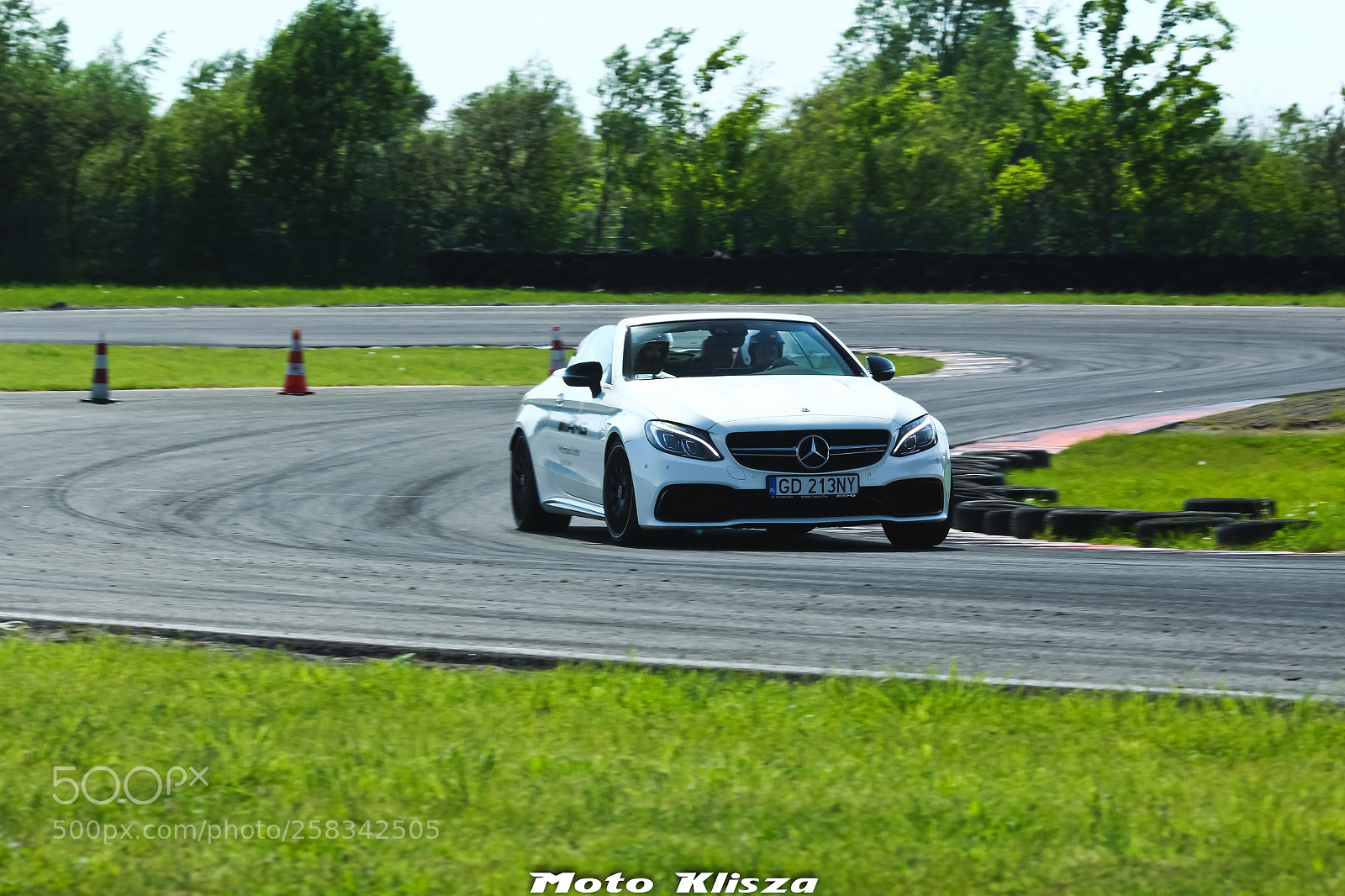 Canon EOS 1200D (EOS Rebel T5 / EOS Kiss X70 / EOS Hi) sample photo. Amg on track photography
