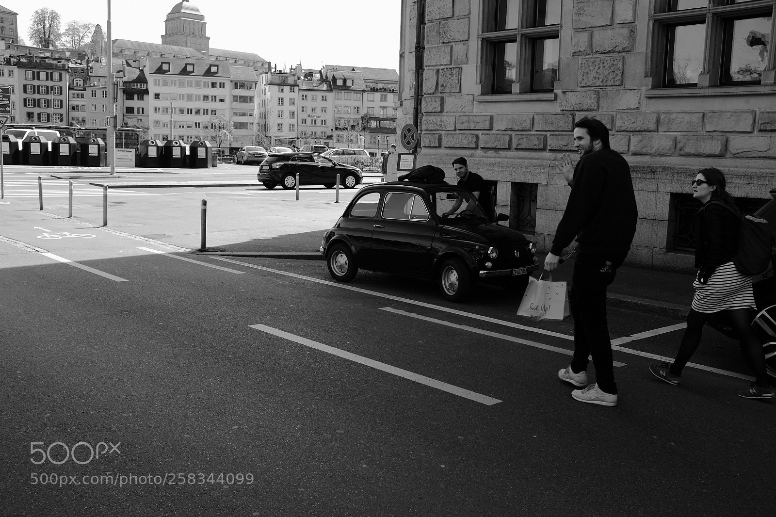 Fujifilm X100T sample photo. Clown car photography