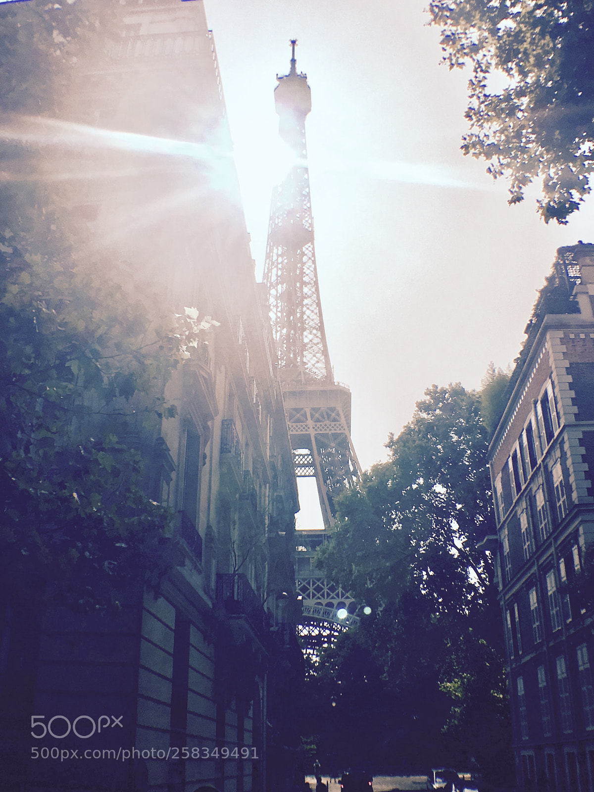 Apple iPhone 6s sample photo. Eiffel tower sun photography