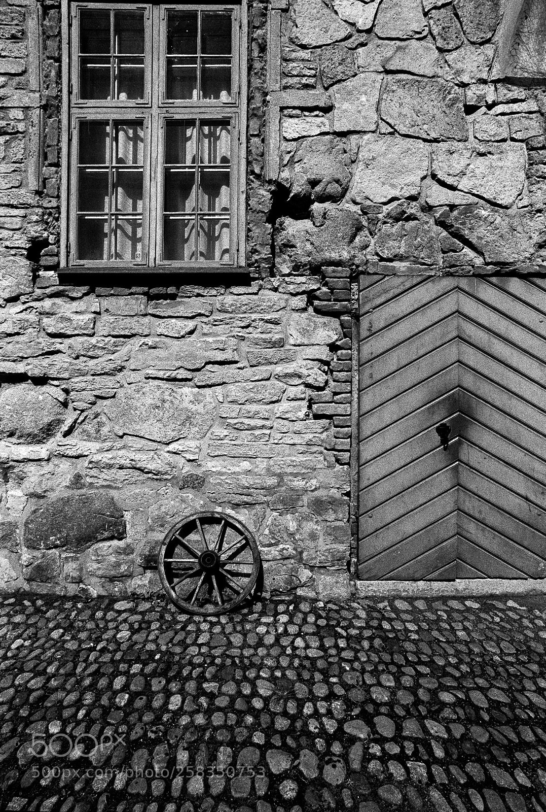 Nikon D700 sample photo. Castle courtyard photography