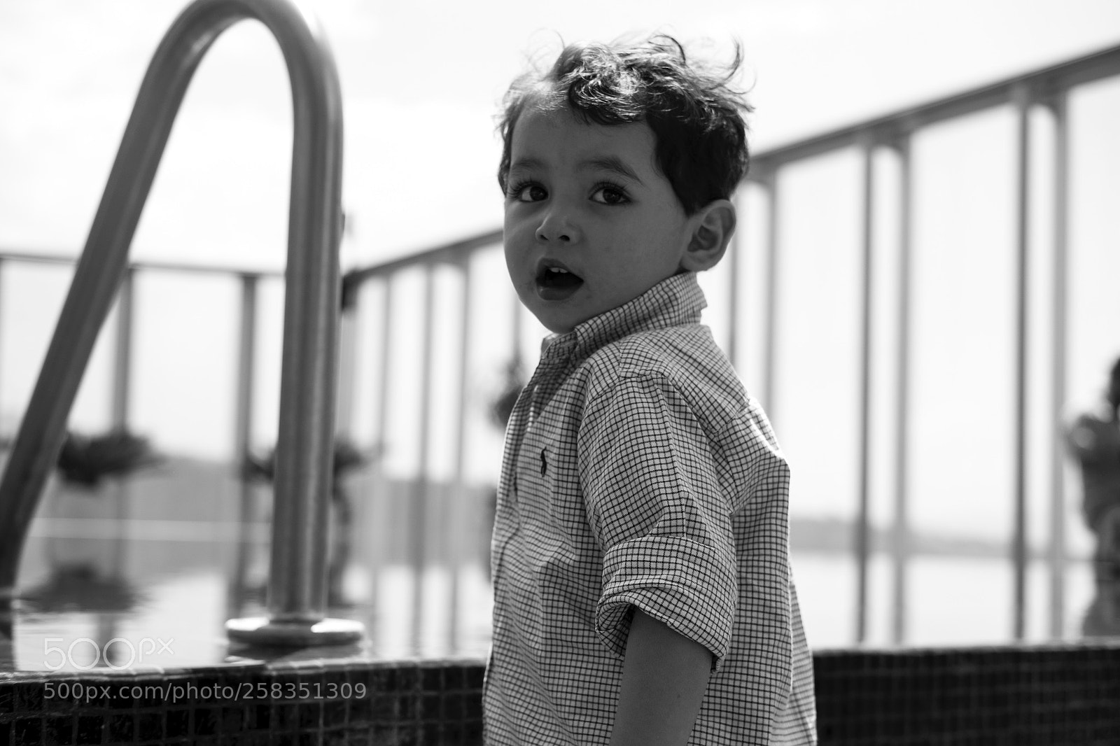 Fujifilm X-T10 sample photo. Look back photography