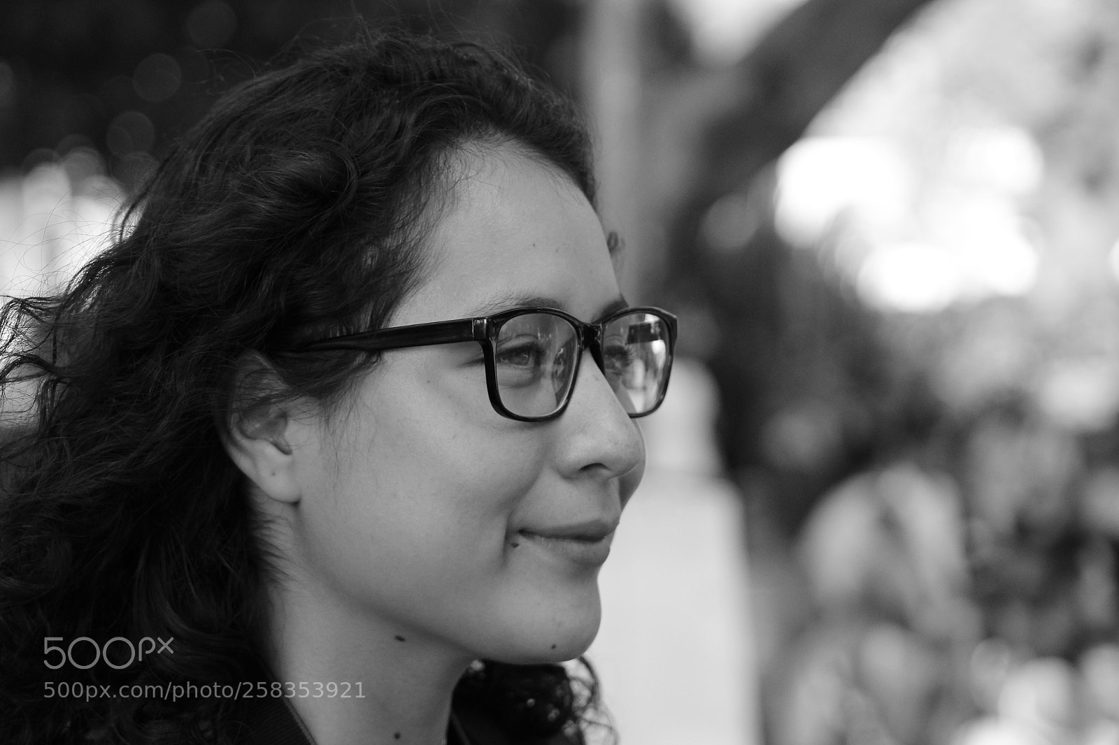 Canon EF 75-300mm f/4-5.6 sample photo. The girl photography