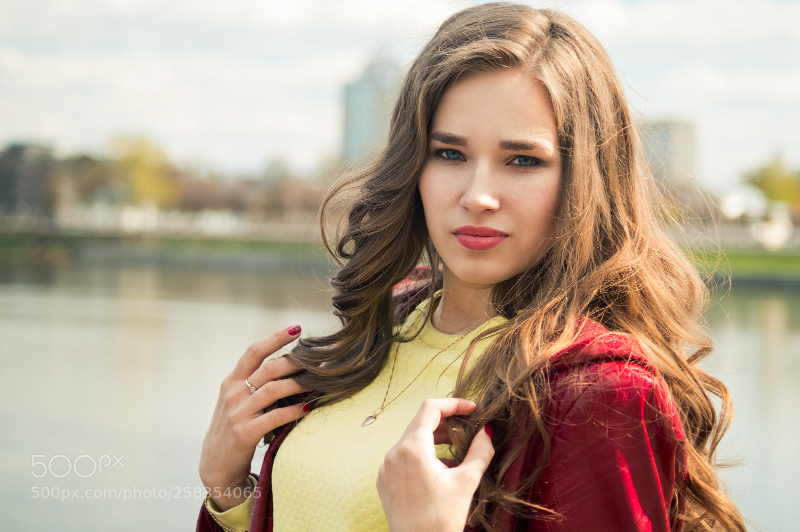 Sony SLT-A58 sample photo. Red lips, red jacket photography