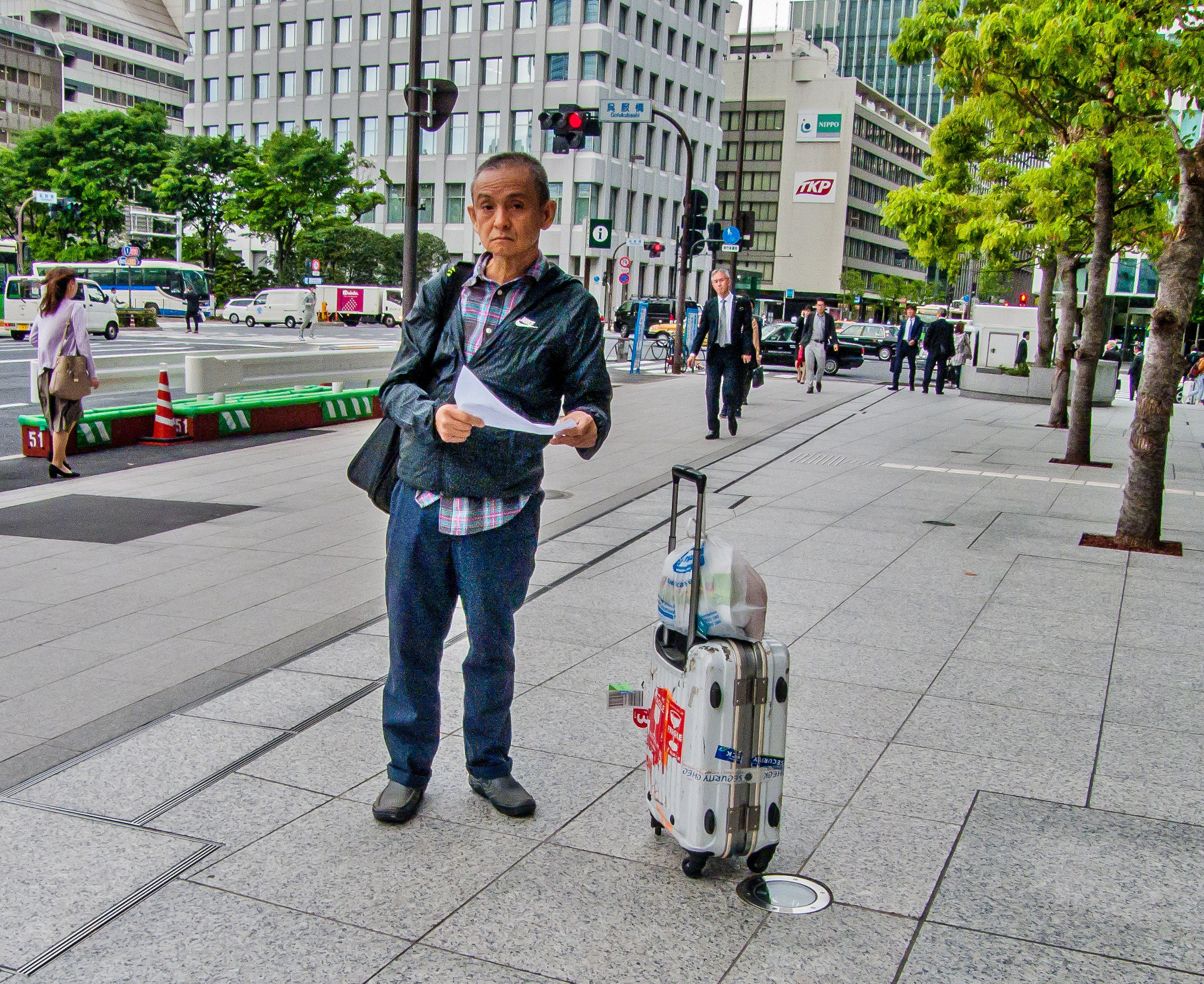 Olympus SP570UZ sample photo. Traveller photography